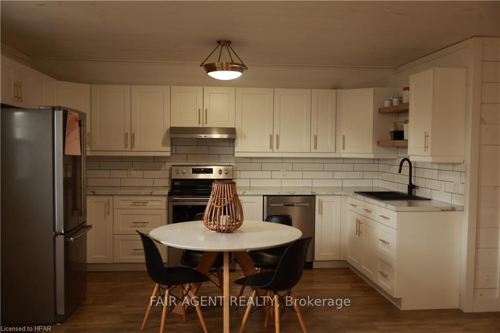 48 Wilson Lake Crescent Property Photo 33
