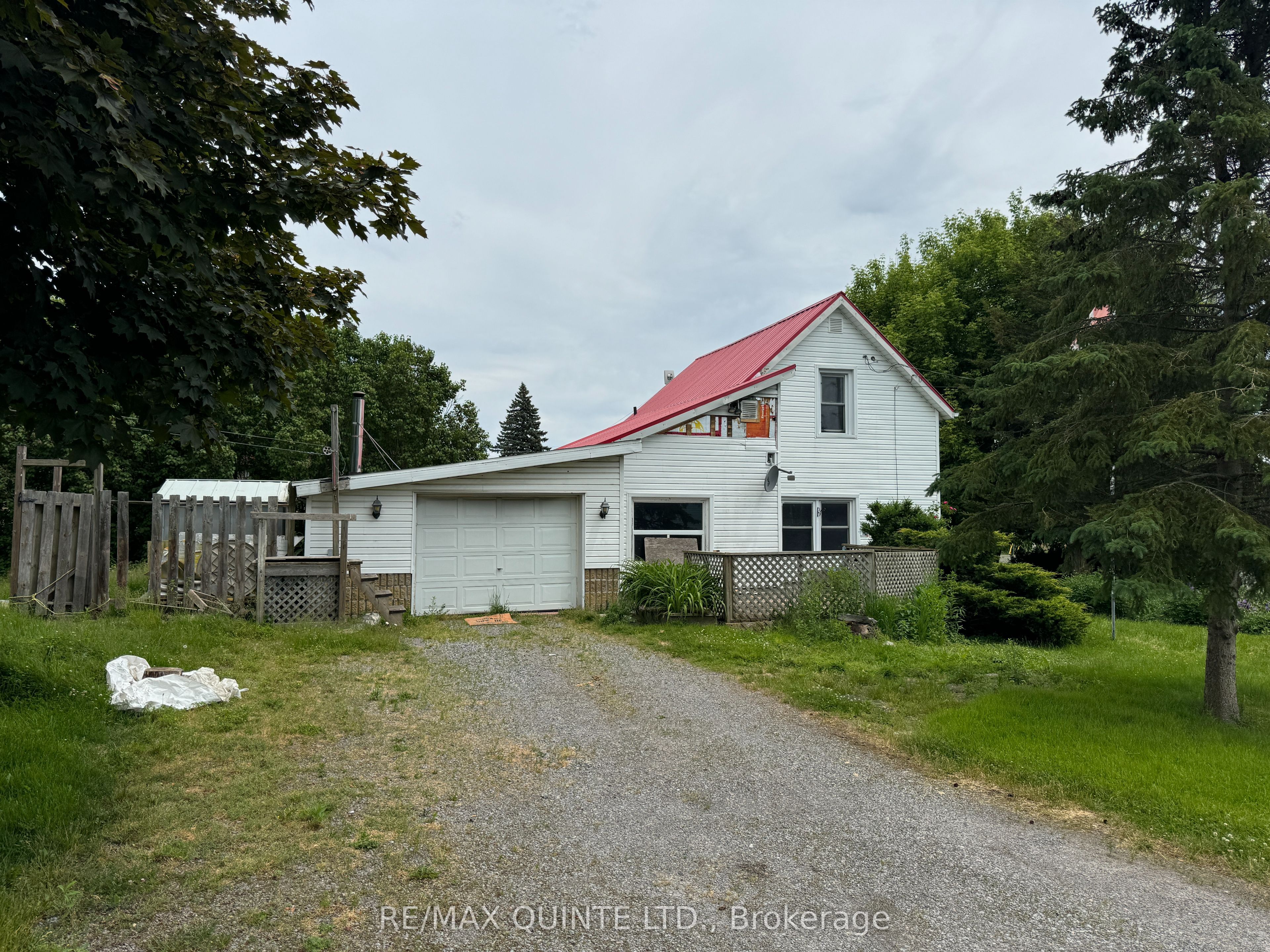801 Old Highway 2 Property Photo 1