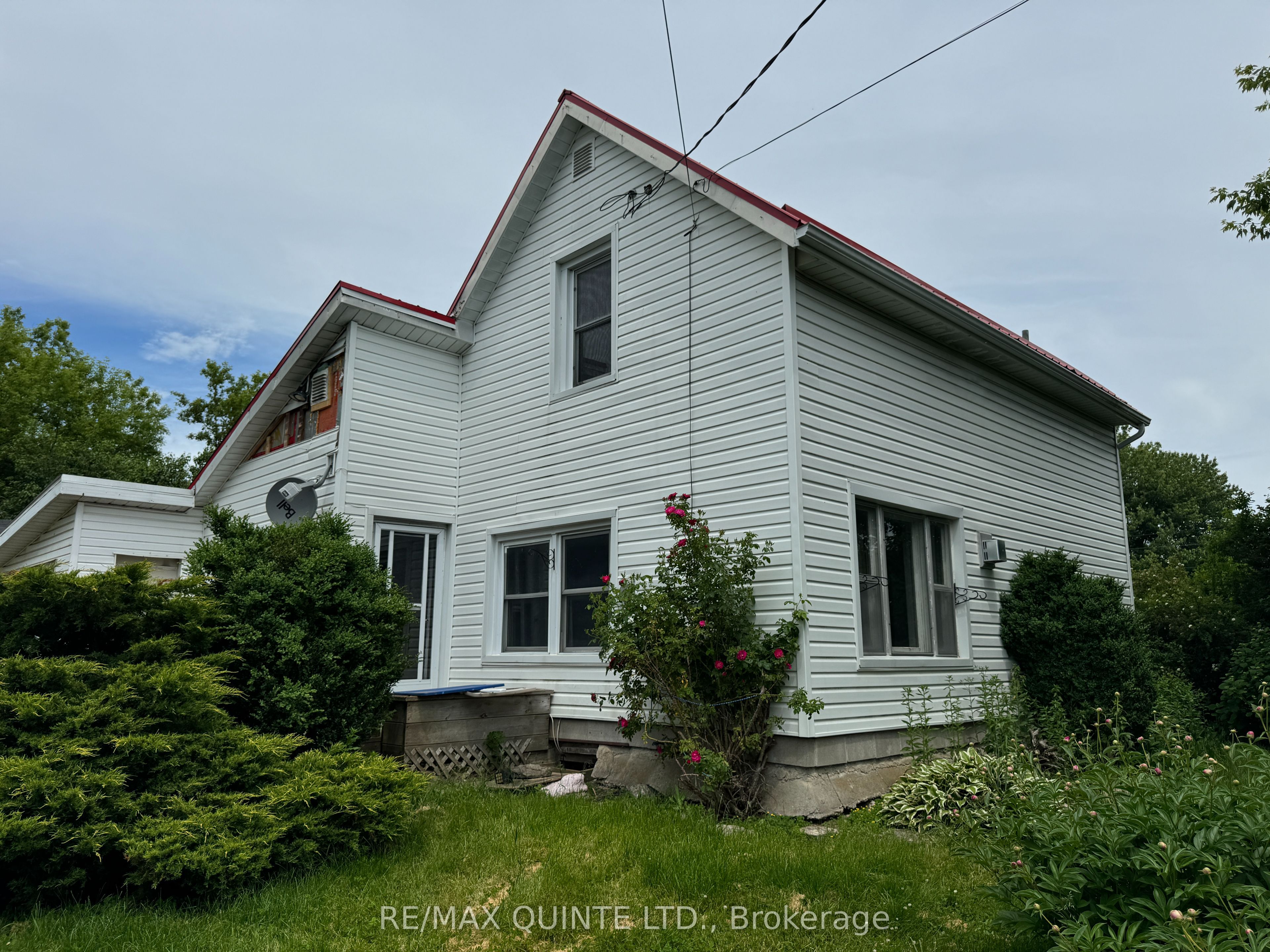 801 Old Highway 2 Property Photo 2