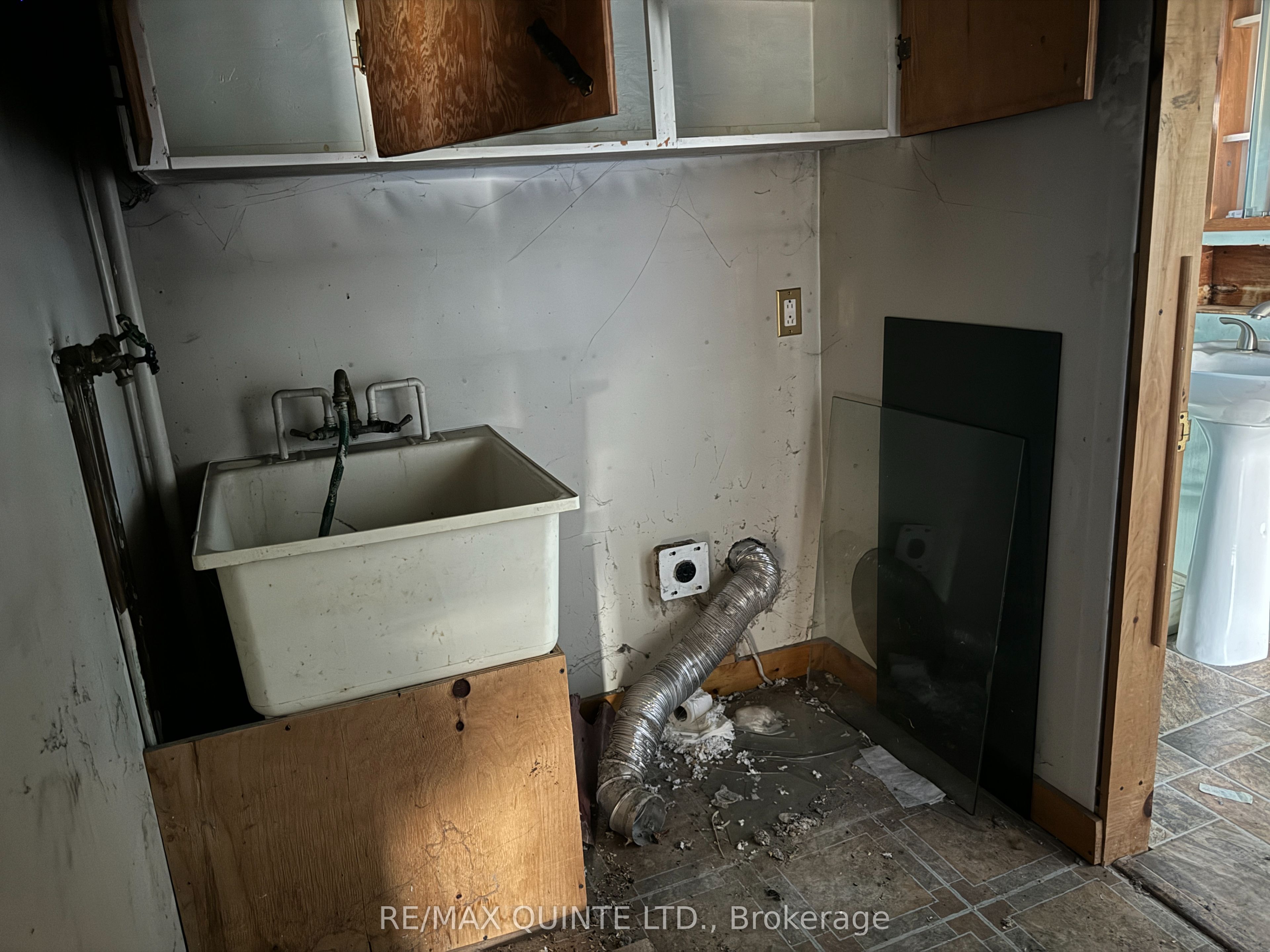 801 Old Highway 2 Property Photo 15