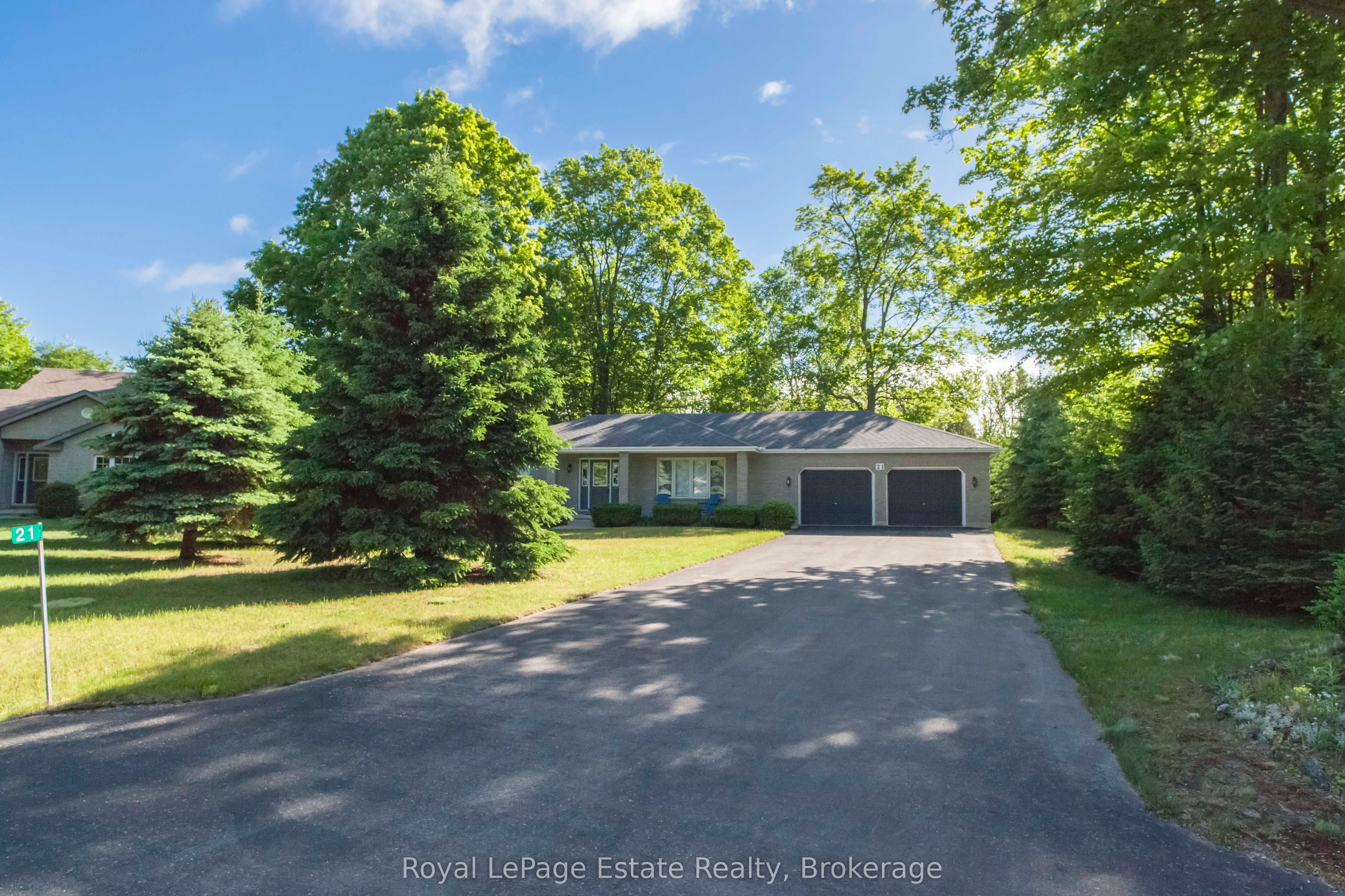 21 Sauble Woods Crescent Property Photo 1