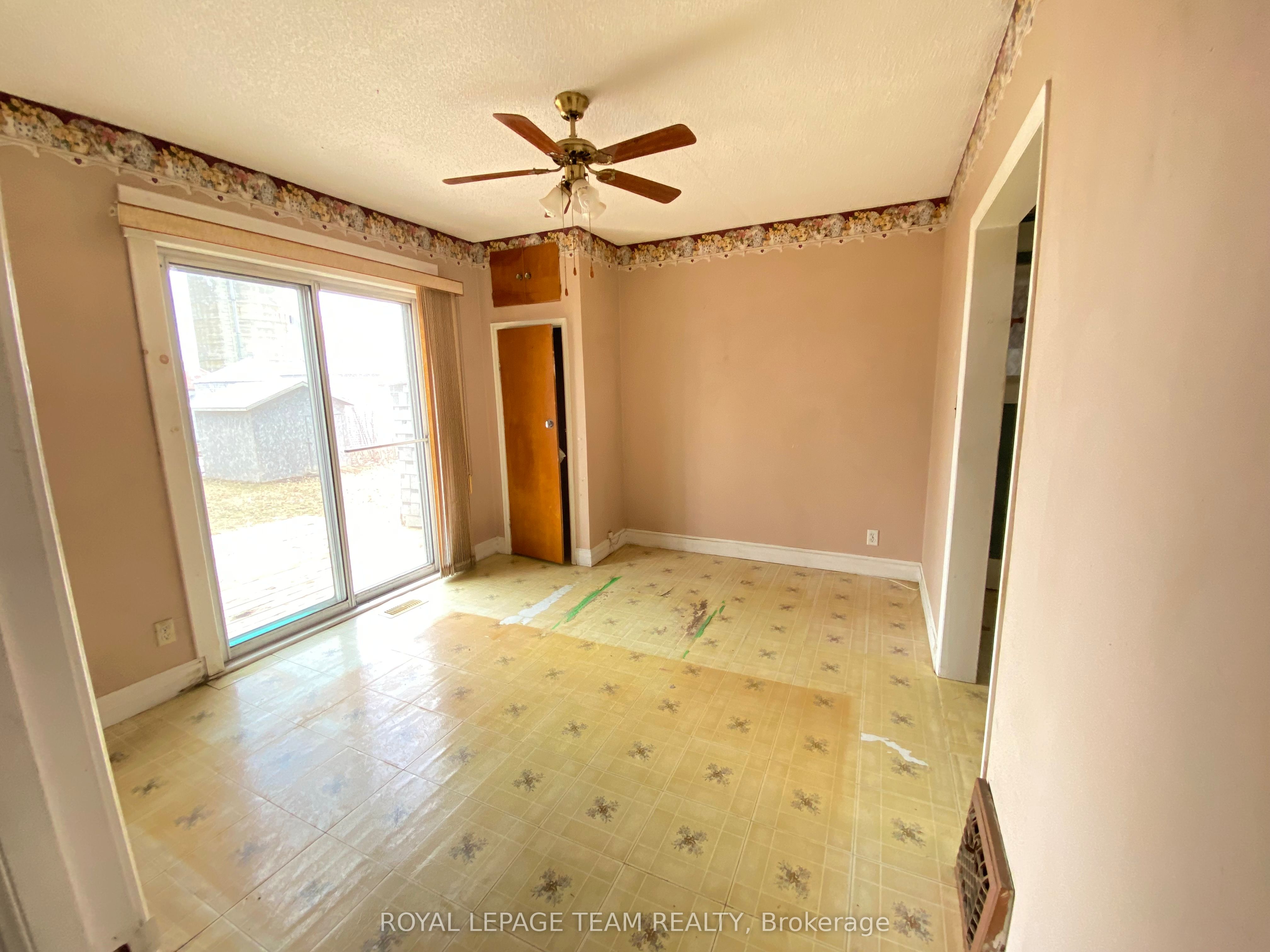 204 Baskin Drive E Property Photo 5