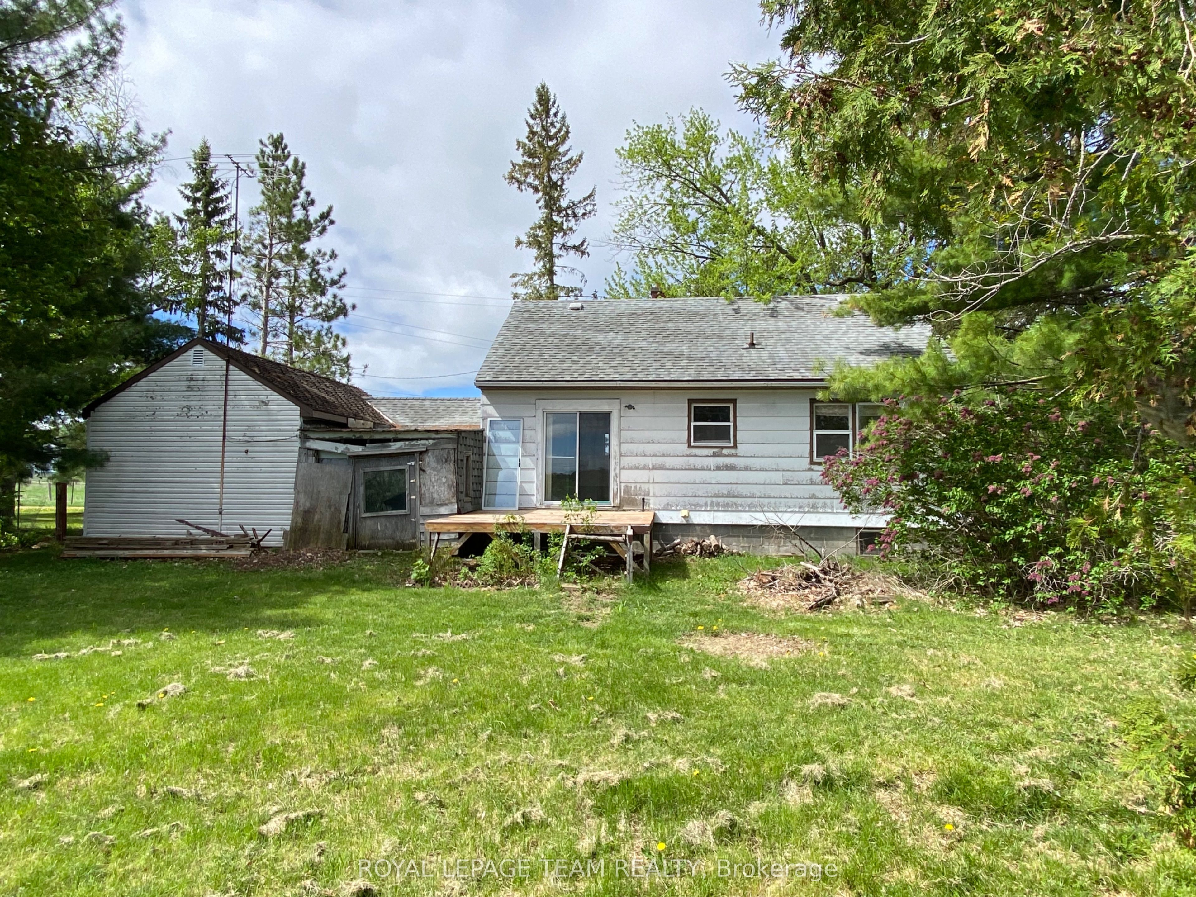 204 Baskin Drive E Property Photo 11