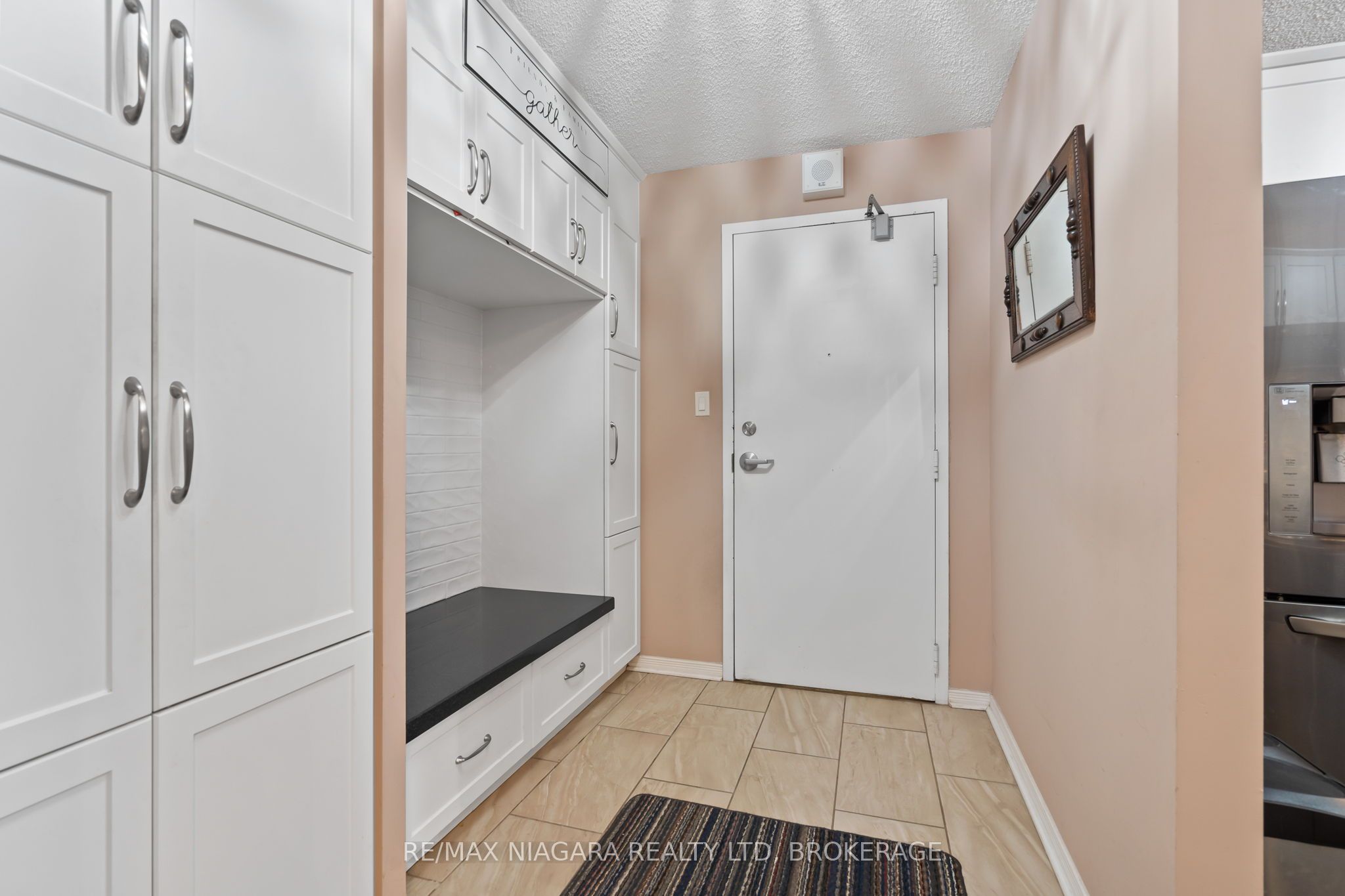 7 Gale Crescent B5 Property Photo 3