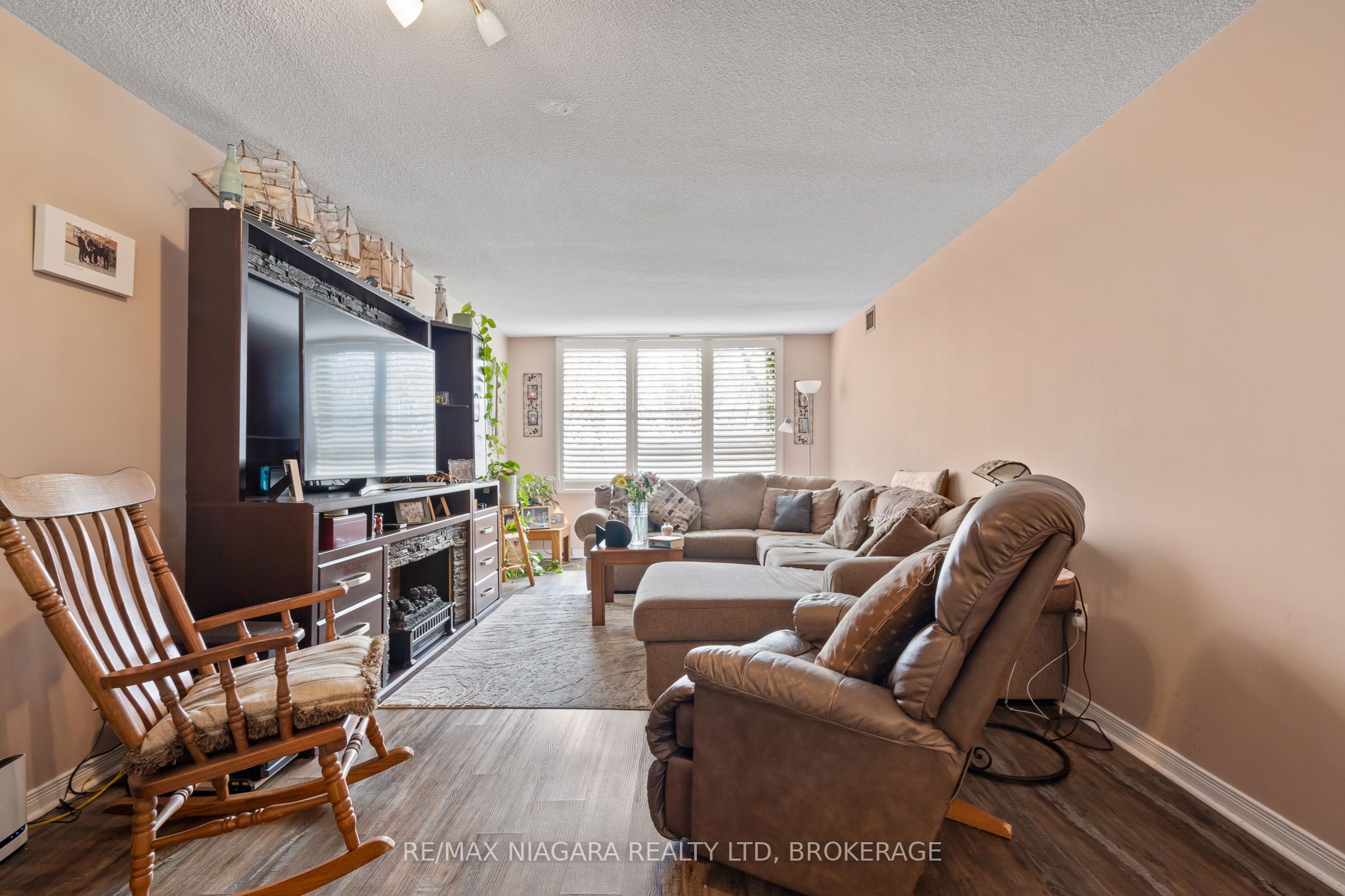 7 Gale Crescent B5 Property Photo 4