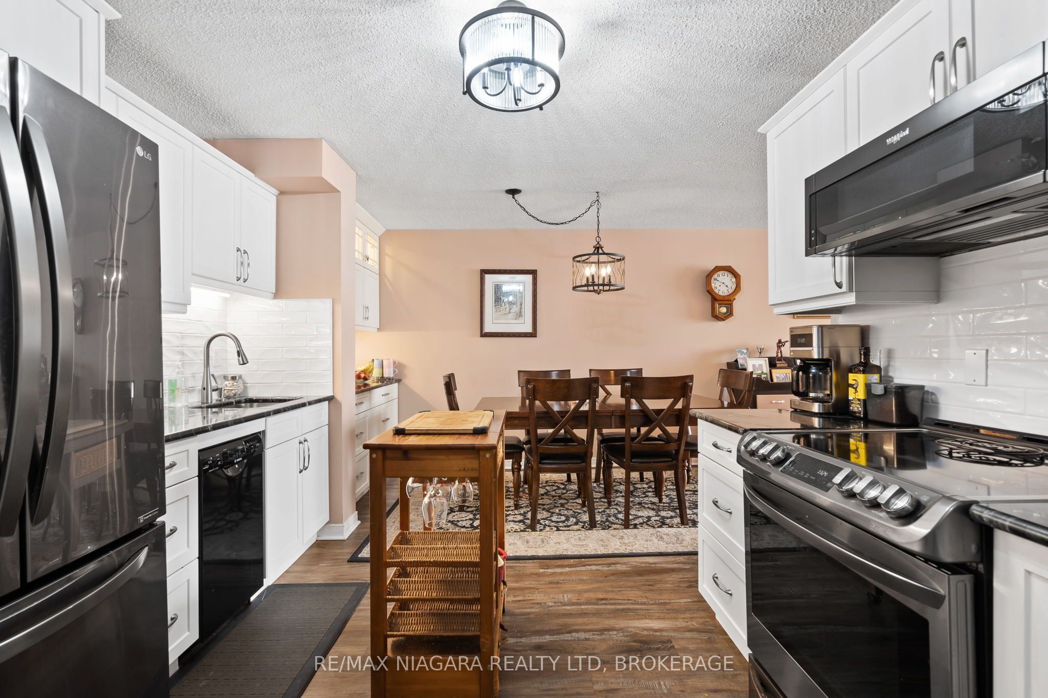 7 Gale Crescent B5 Property Photo 8