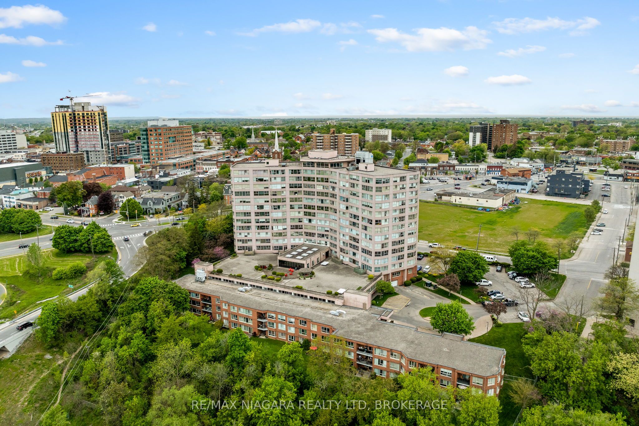 7 Gale Crescent B5 Property Photo 46