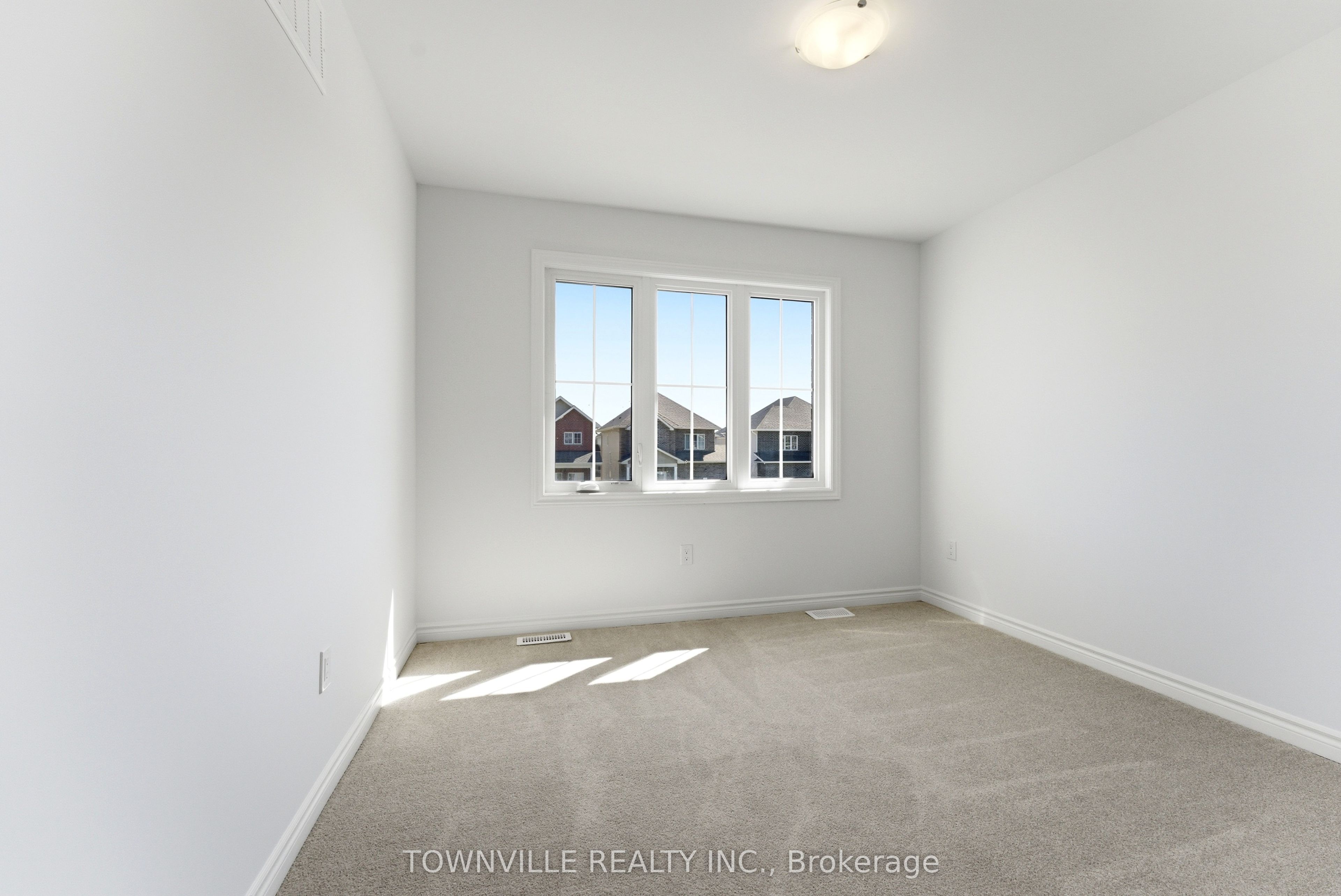 15 Bradden Crescent Property Photo 16