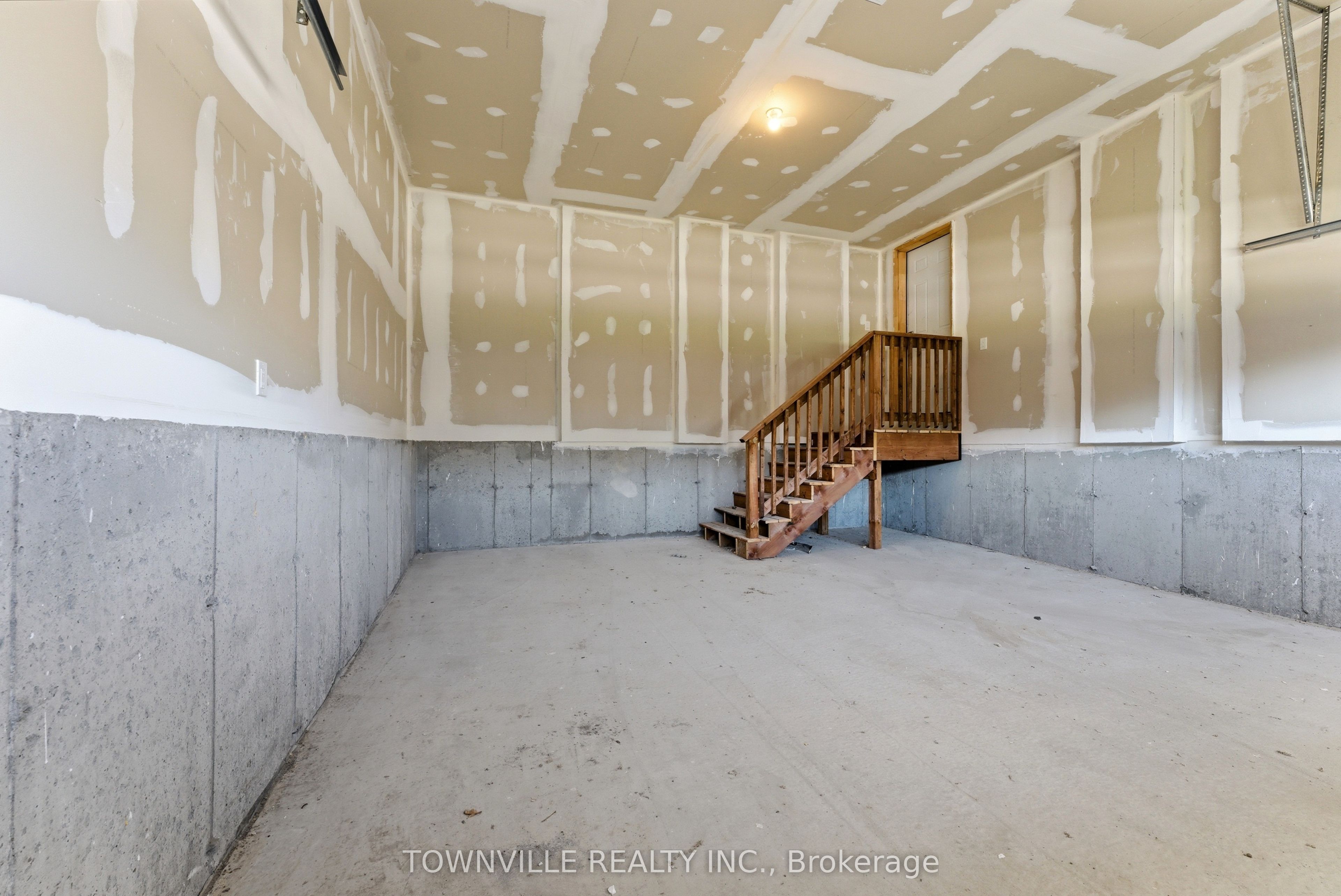 15 Bradden Crescent Property Photo 32