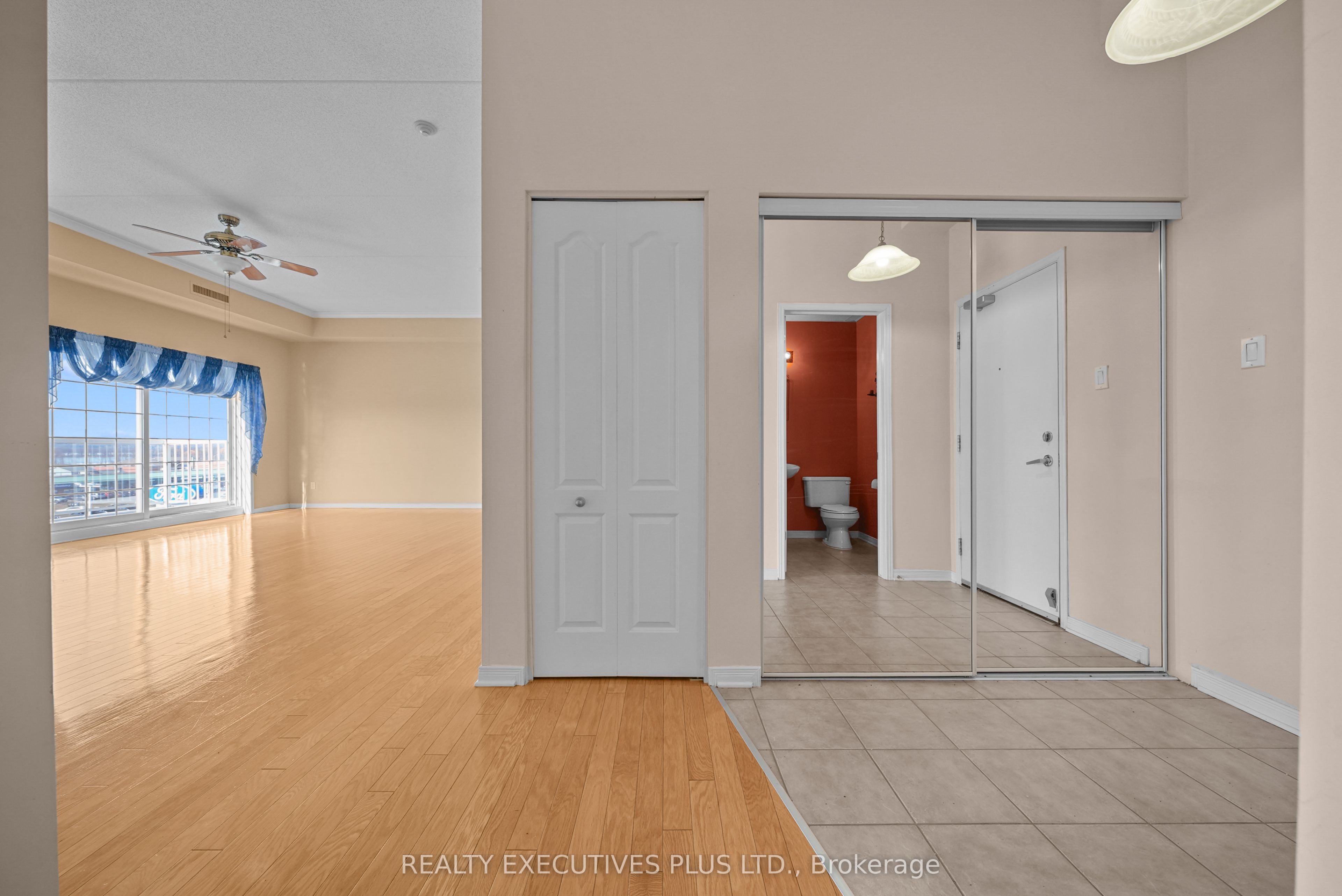 2921 Laurier Street 407 Property Photo 5