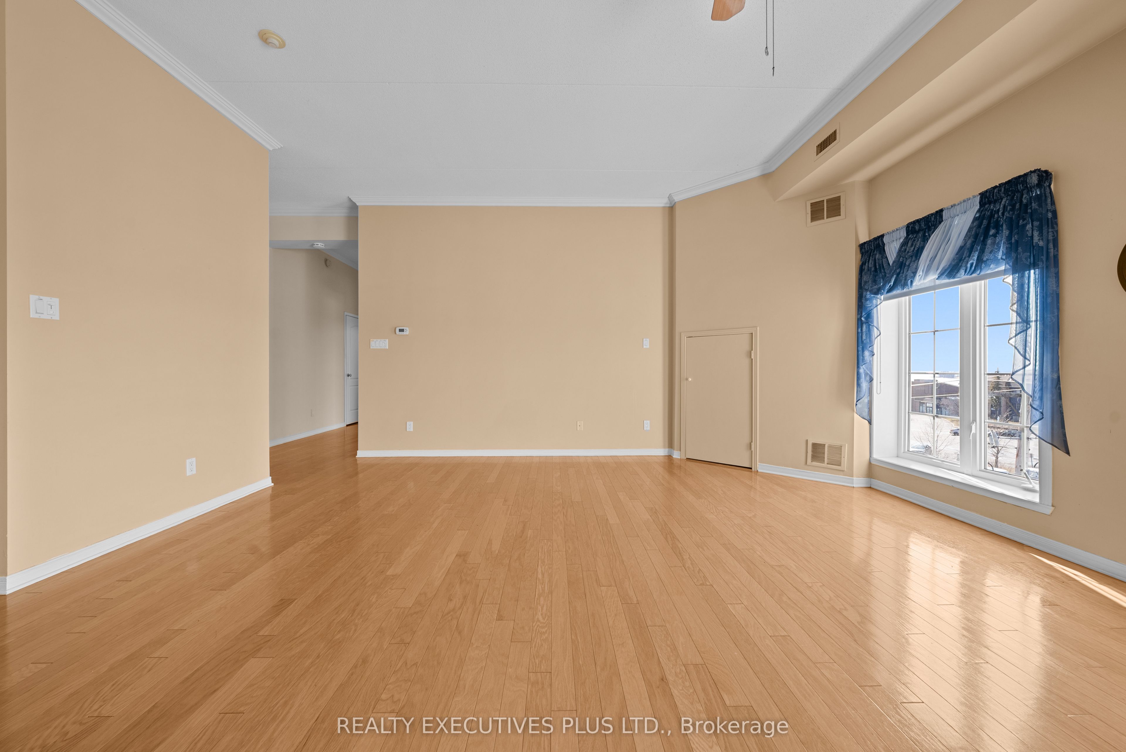 2921 Laurier Street 407 Property Photo 15