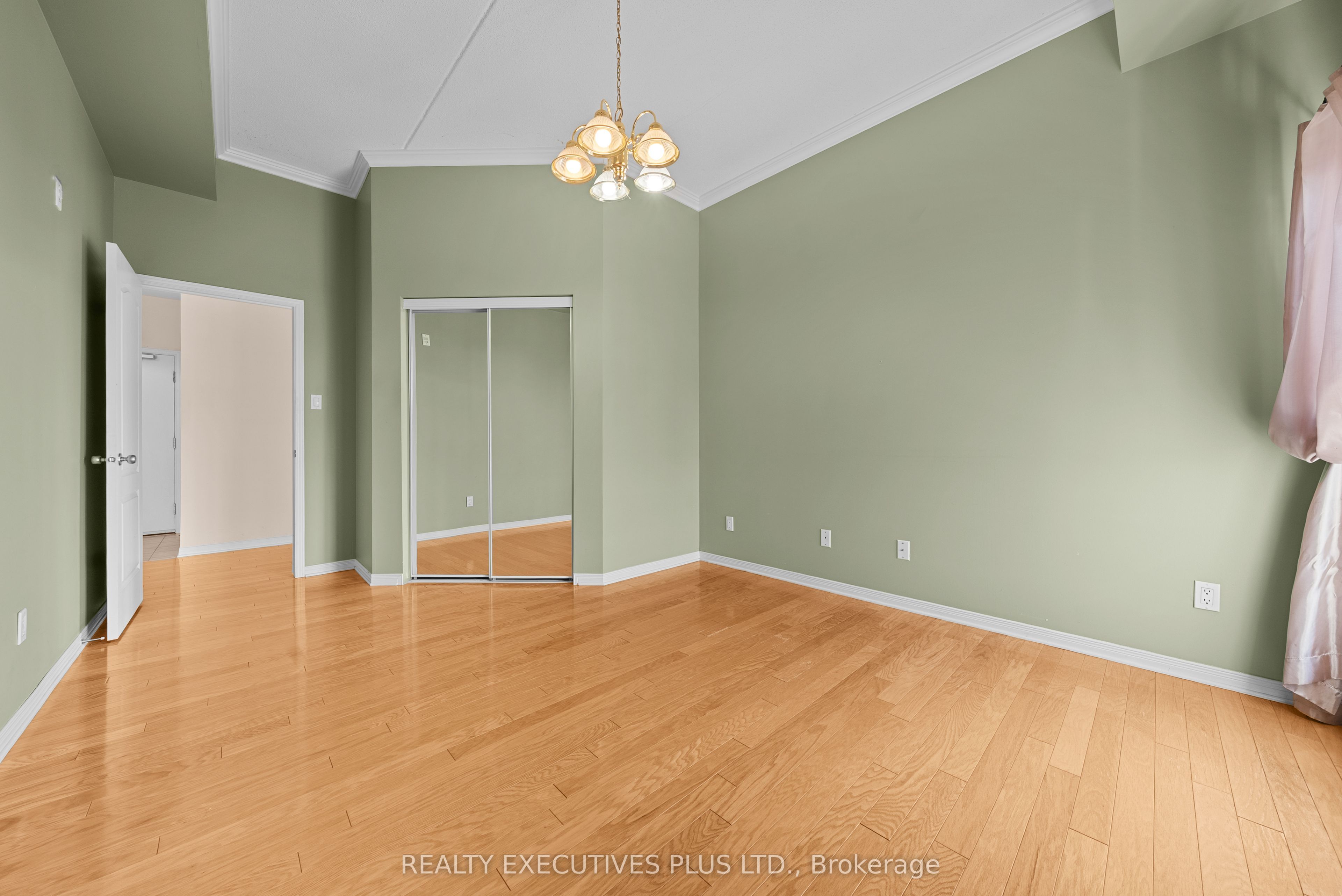2921 Laurier Street 407 Property Photo 25