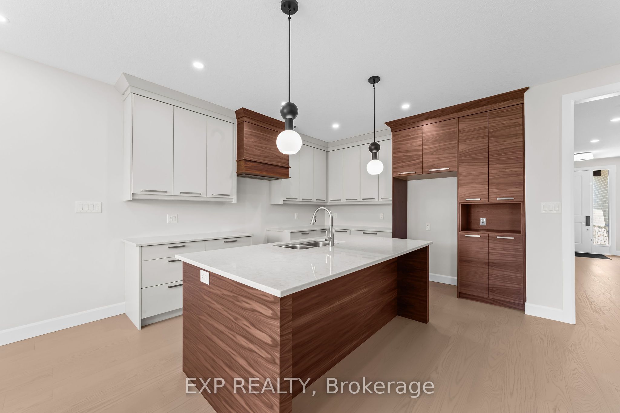 409 Ontario Street Property Photo 6