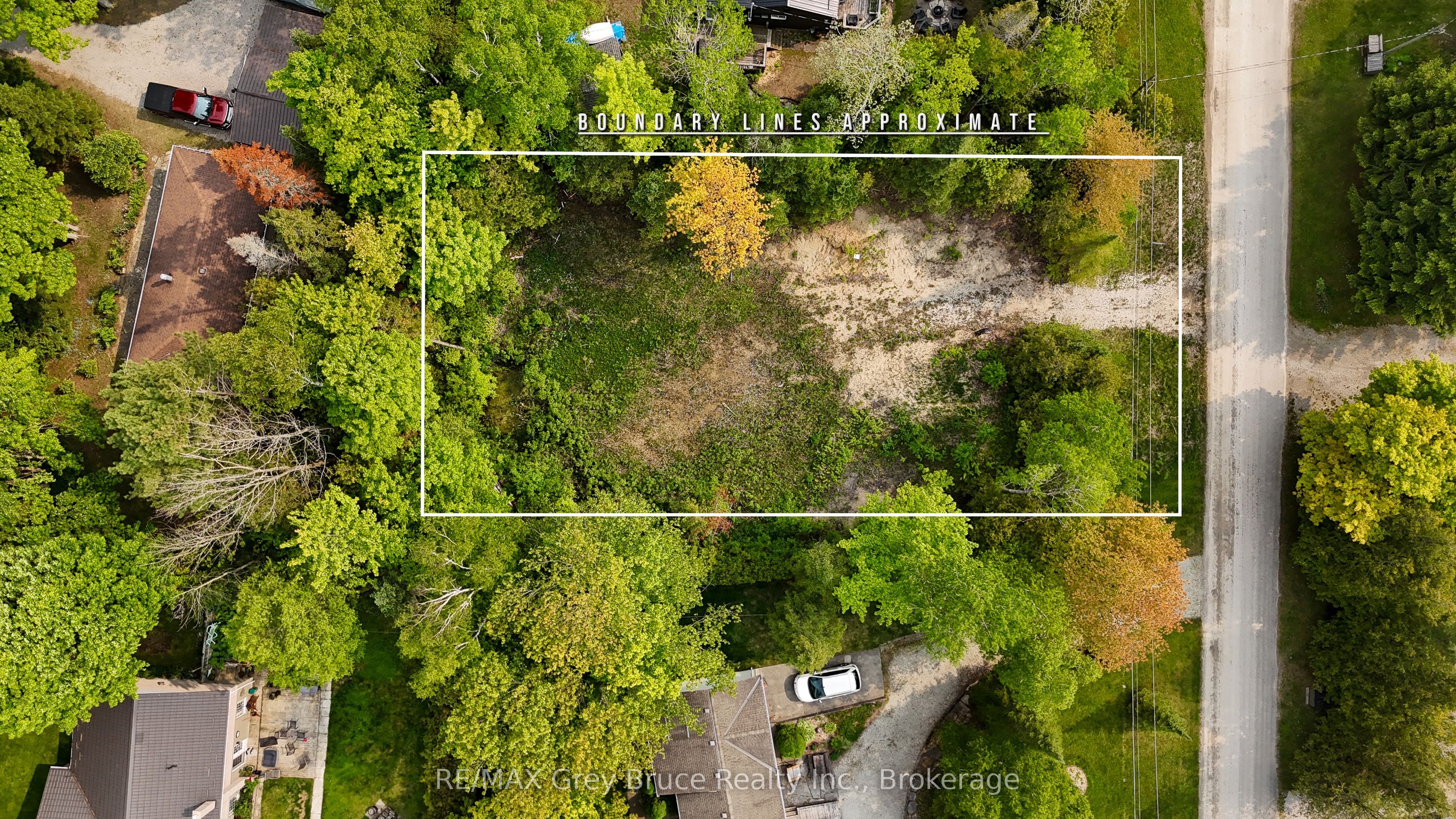 425 Dufferin Avenue Property Photo 5