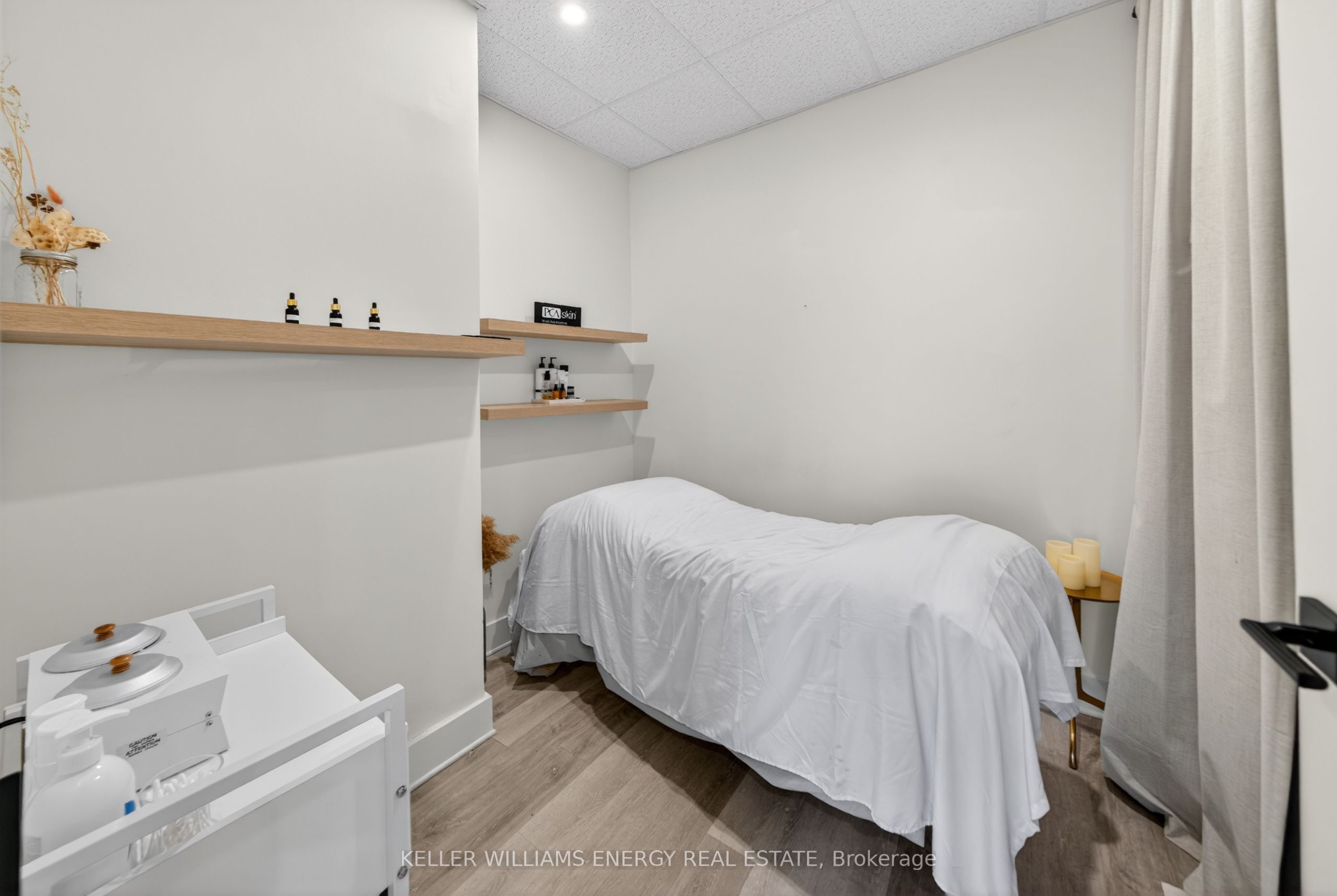 302 Picton Main Street Property Photo 14