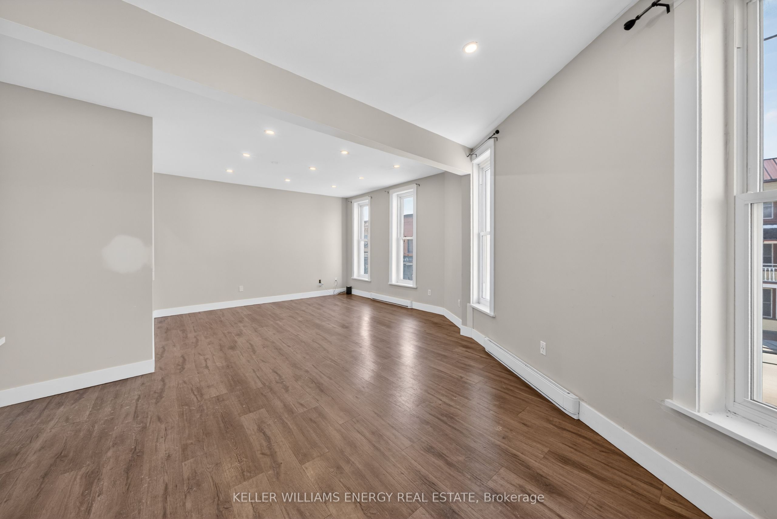 302 Picton Main Street Property Photo 17