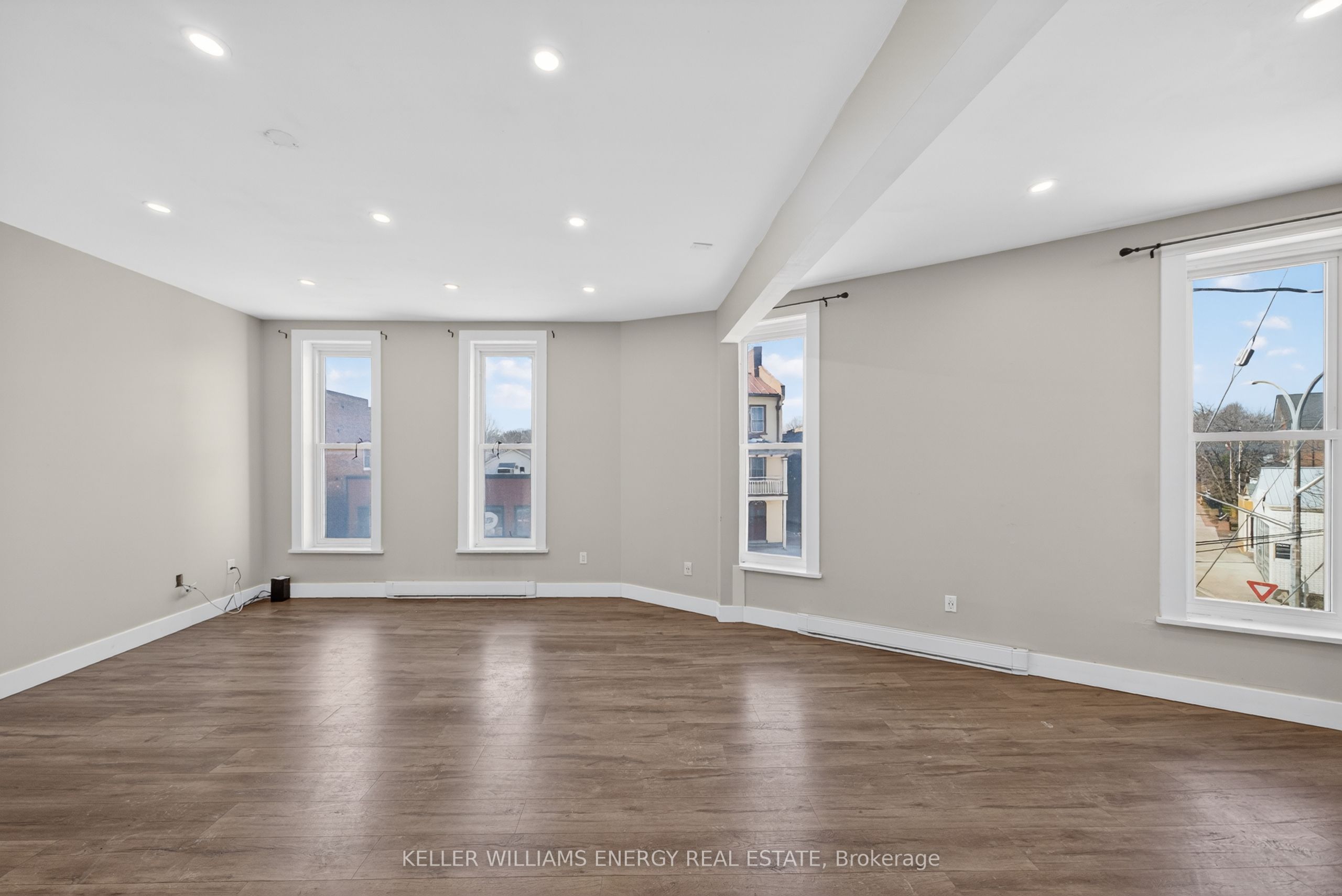 302 Picton Main Street Property Photo 21