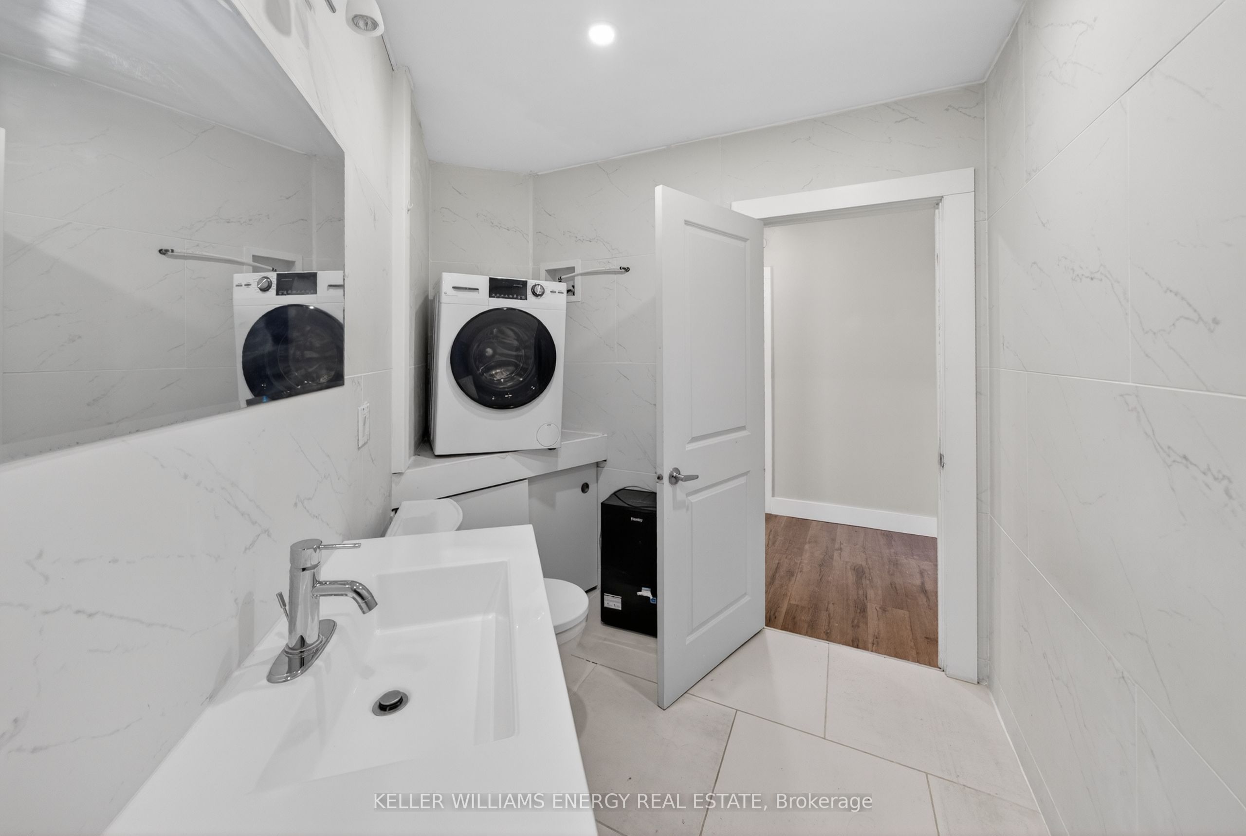 302 Picton Main Street Property Photo 27