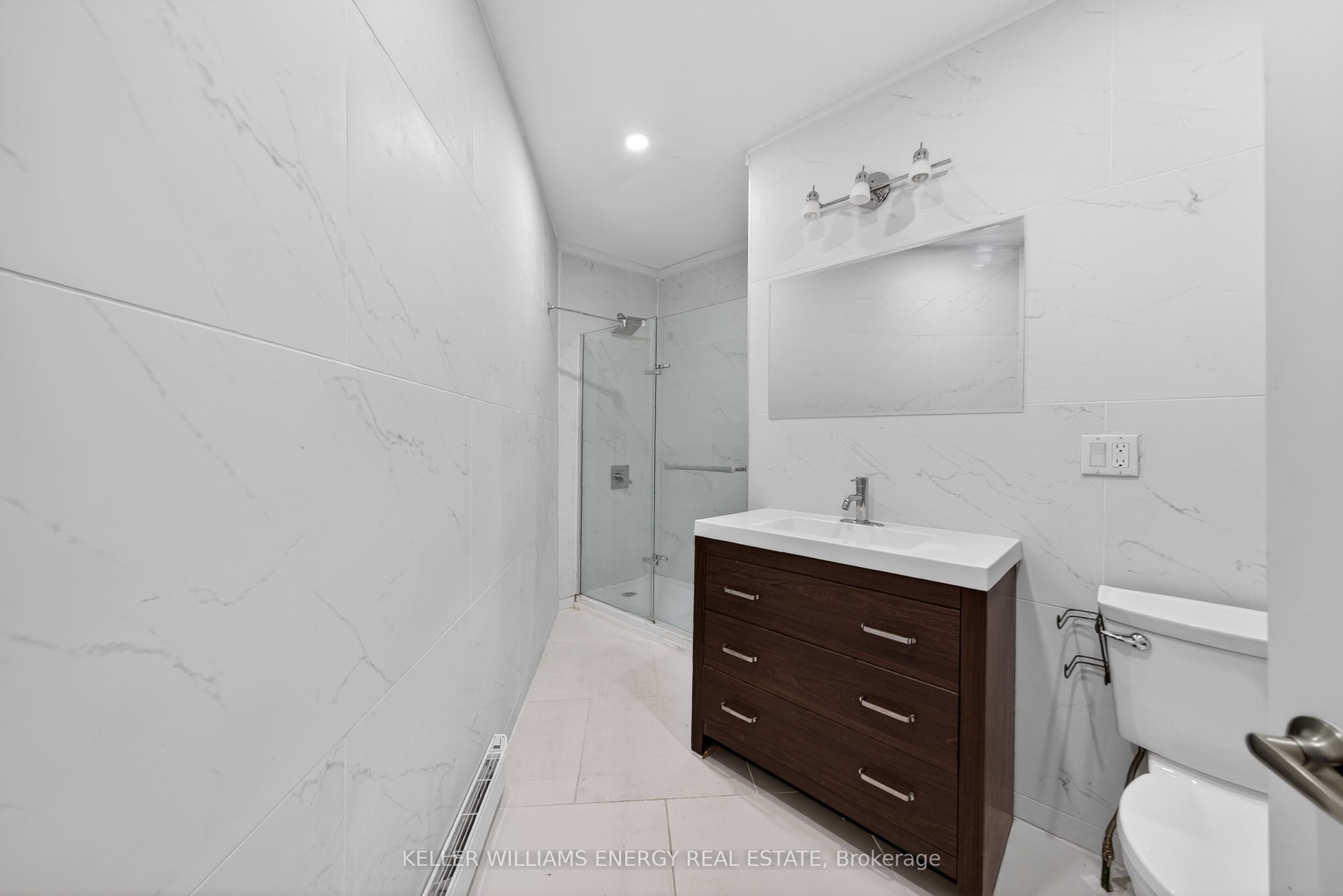 302 Picton Main Street Property Photo 28