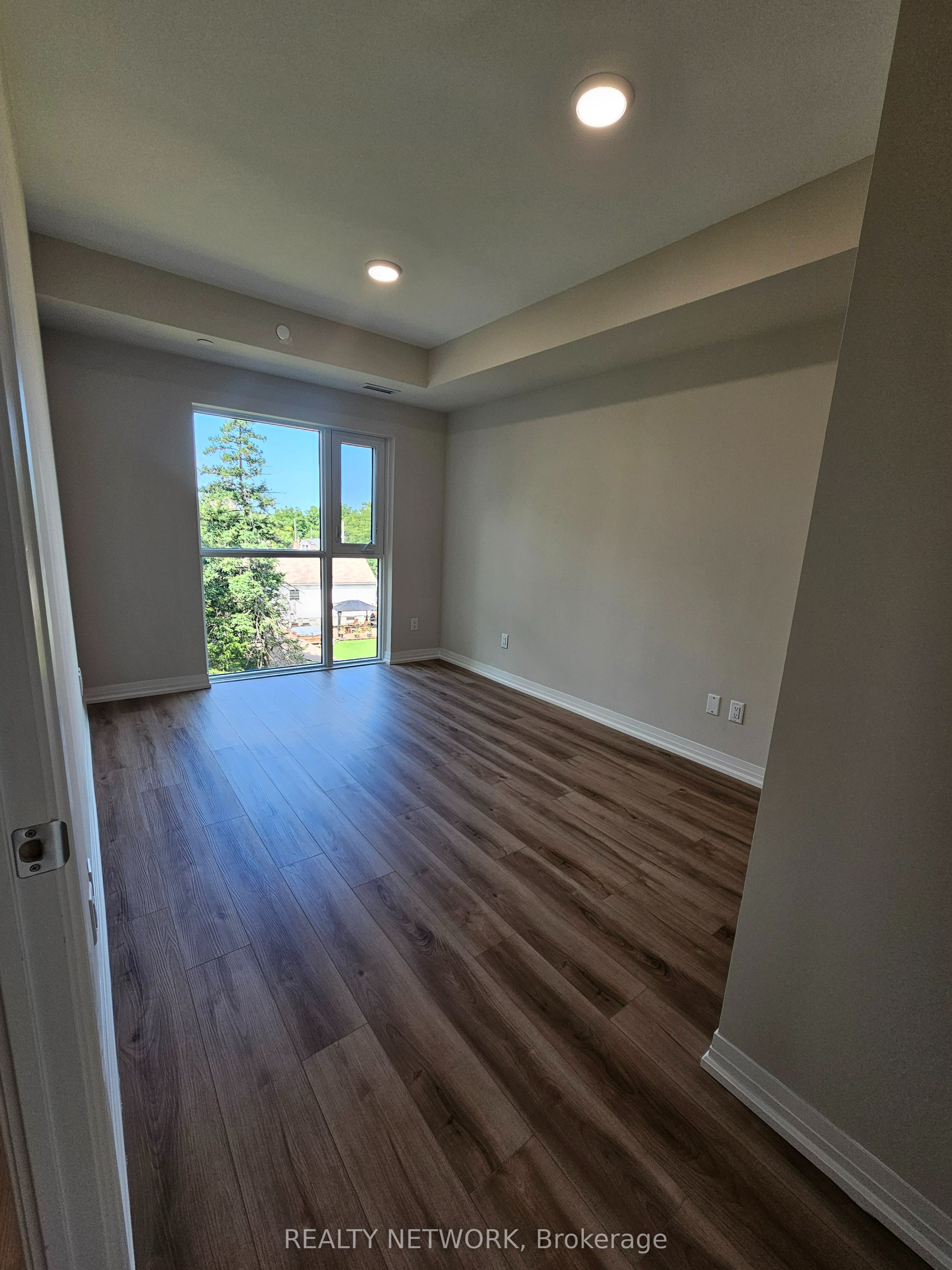 50 Herrick Avenue 339 Property Photo 6