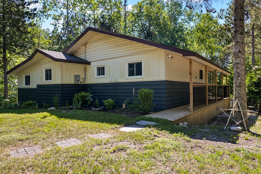 55 Thompson Avenue Property Photo 1