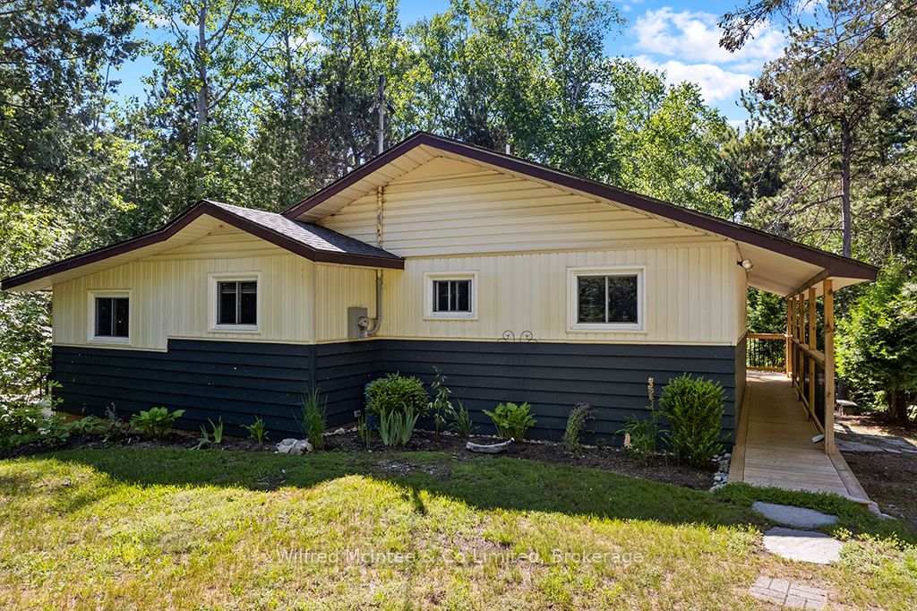 55 Thompson Avenue Property Photo 7