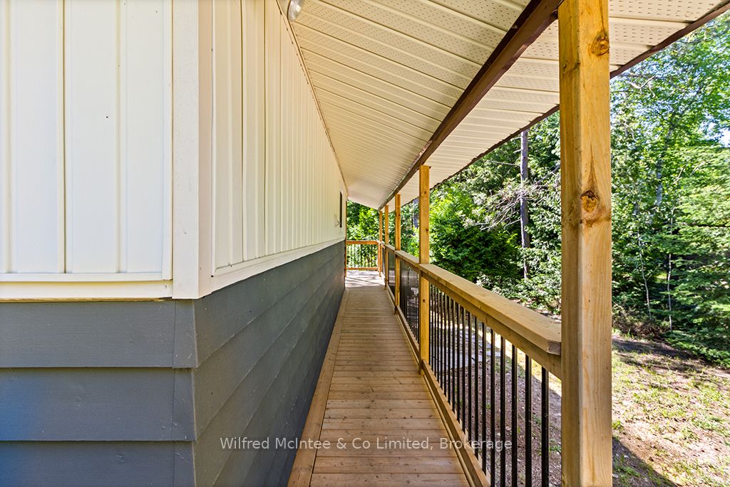 55 Thompson Avenue Property Photo 8
