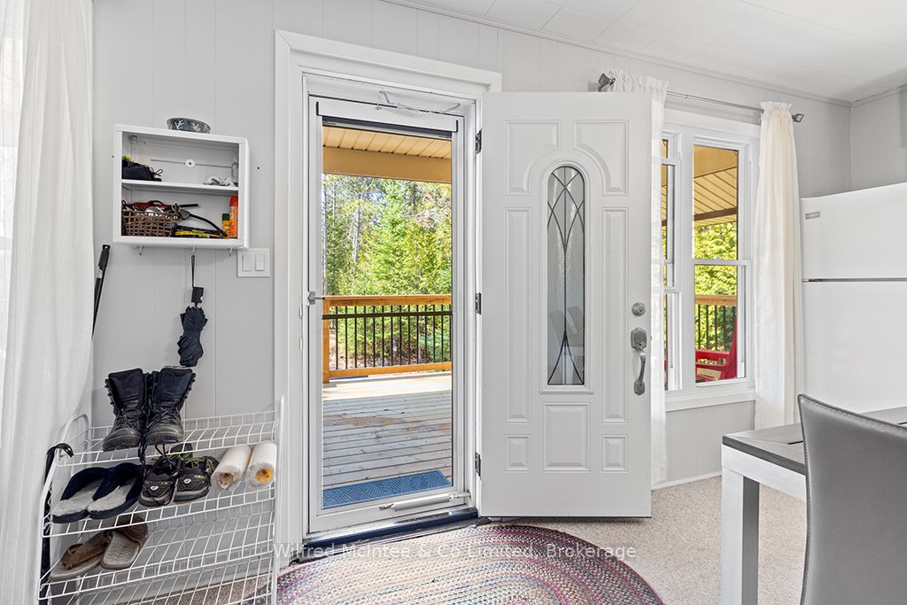 55 Thompson Avenue Property Photo 12