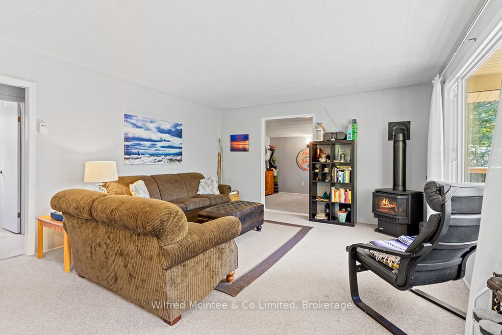 55 Thompson Avenue Property Photo 13
