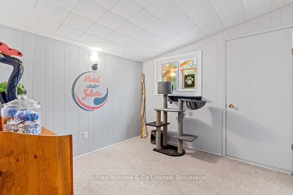 55 Thompson Avenue Property Photo 19
