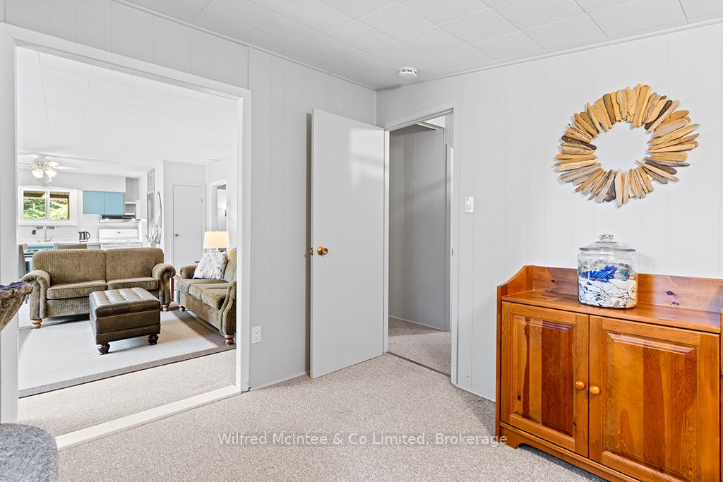 55 Thompson Avenue Property Photo 20