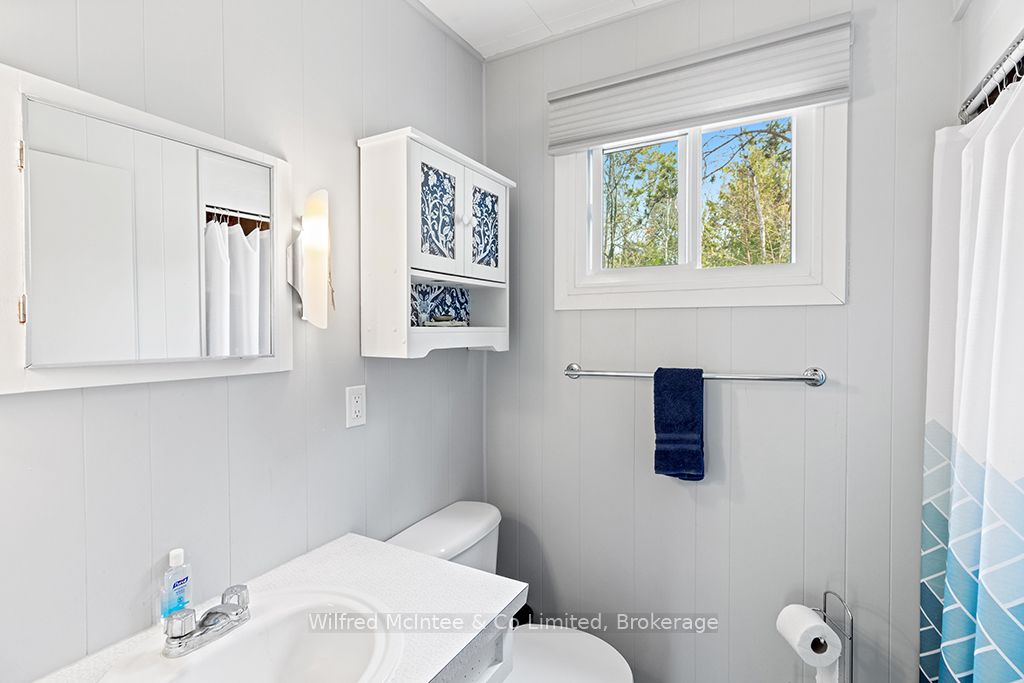 55 Thompson Avenue Property Photo 24