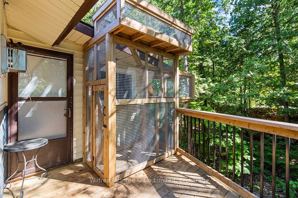 55 Thompson Avenue Property Photo 27