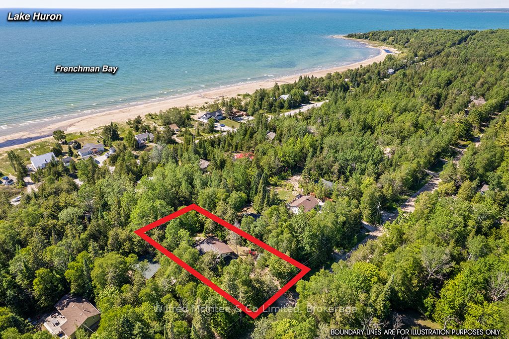 55 Thompson Avenue Property Photo 38