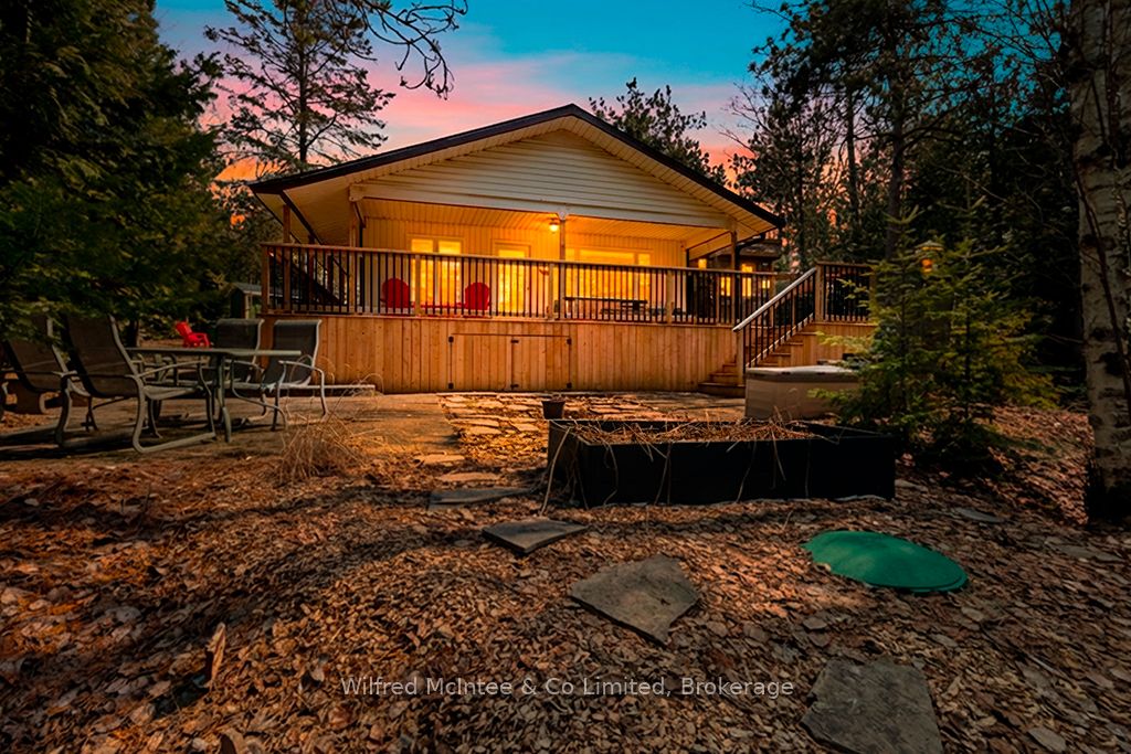 55 Thompson Avenue Property Photo 50