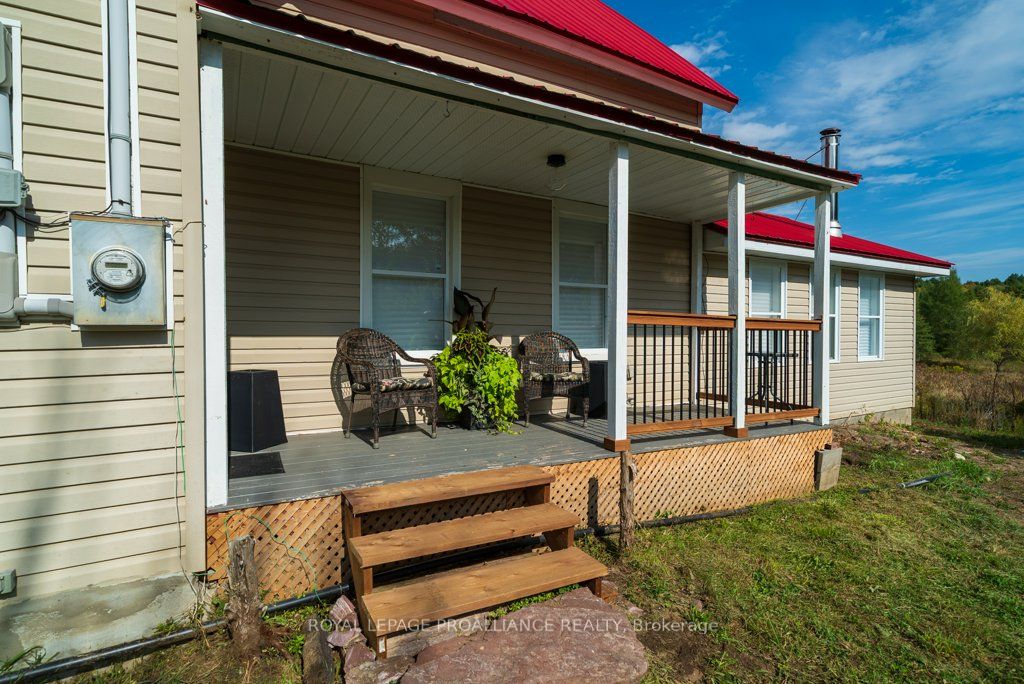 5948 Ardoch Road Property Photo 6