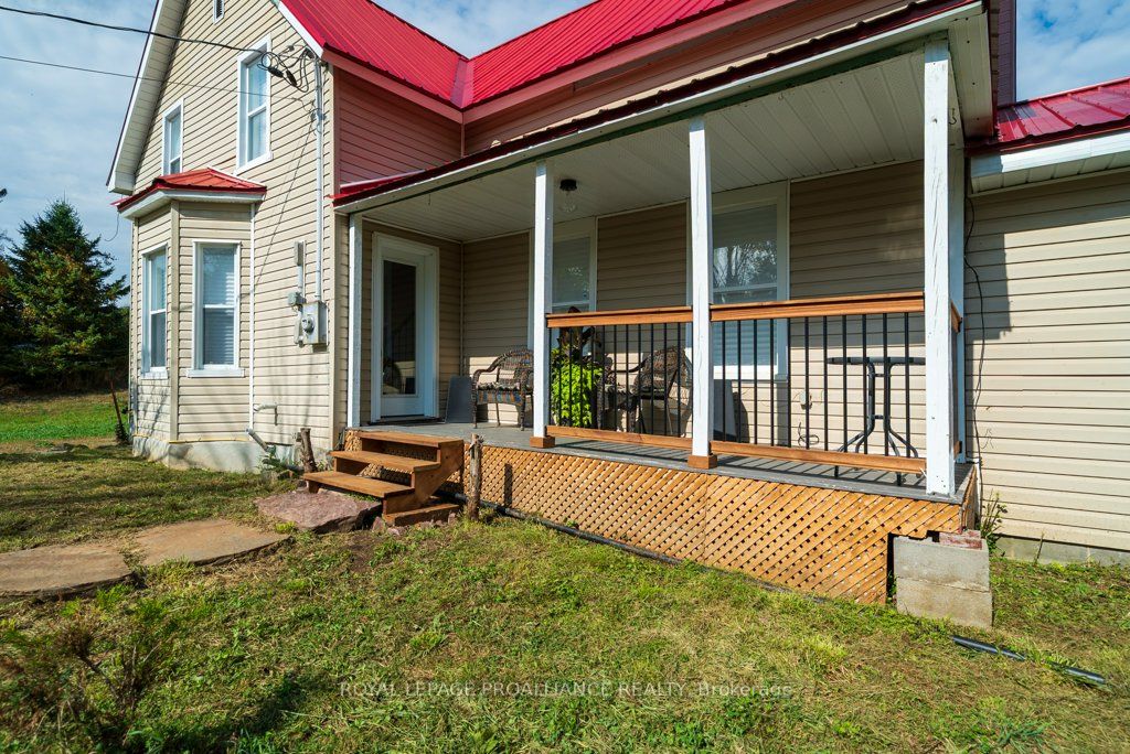 5948 Ardoch Road Property Photo 8