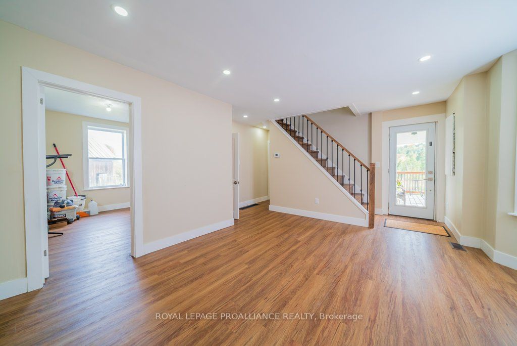 5948 Ardoch Road Property Photo 10