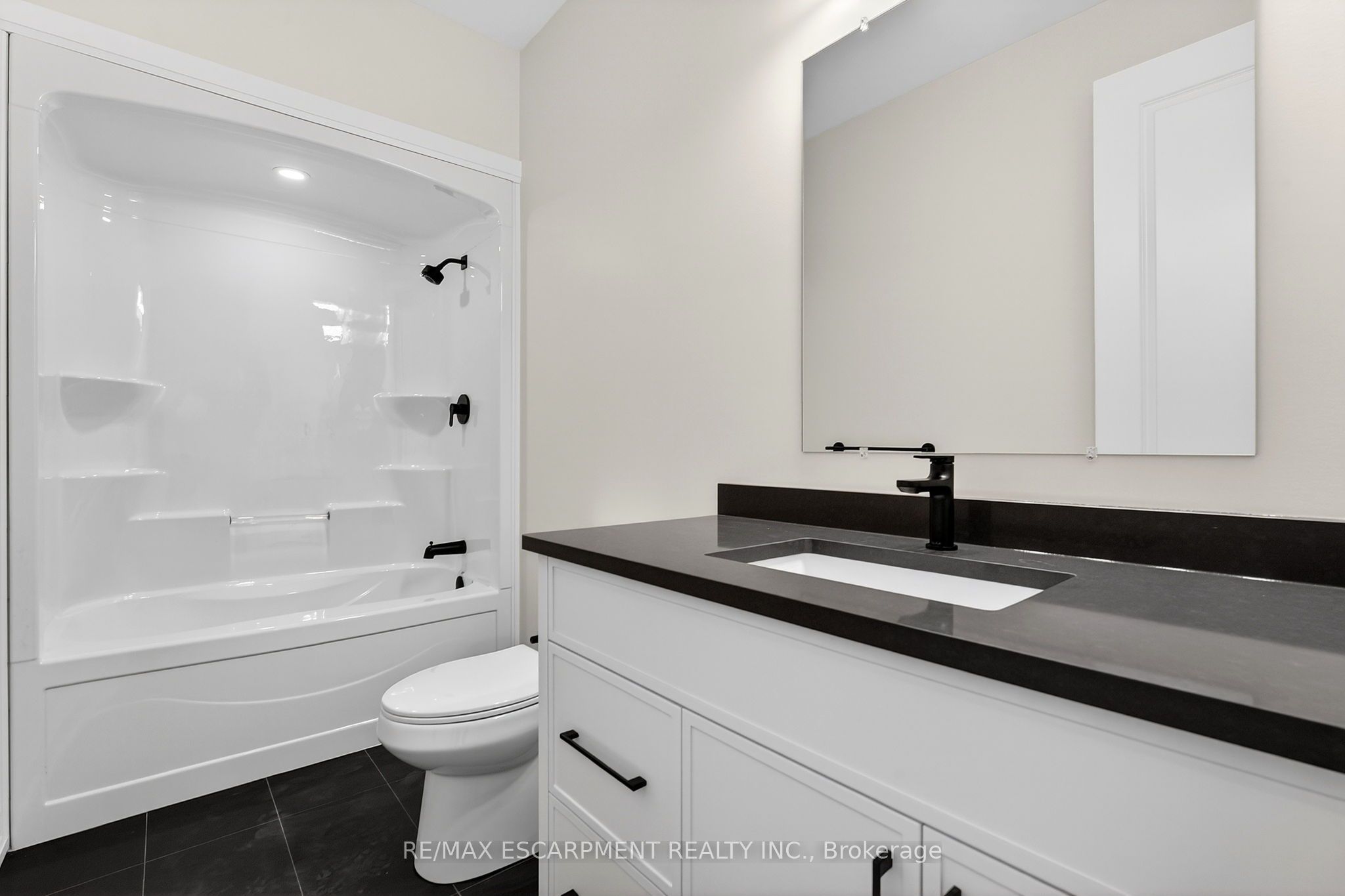 6192 Curlin Crescent Property Photo 6