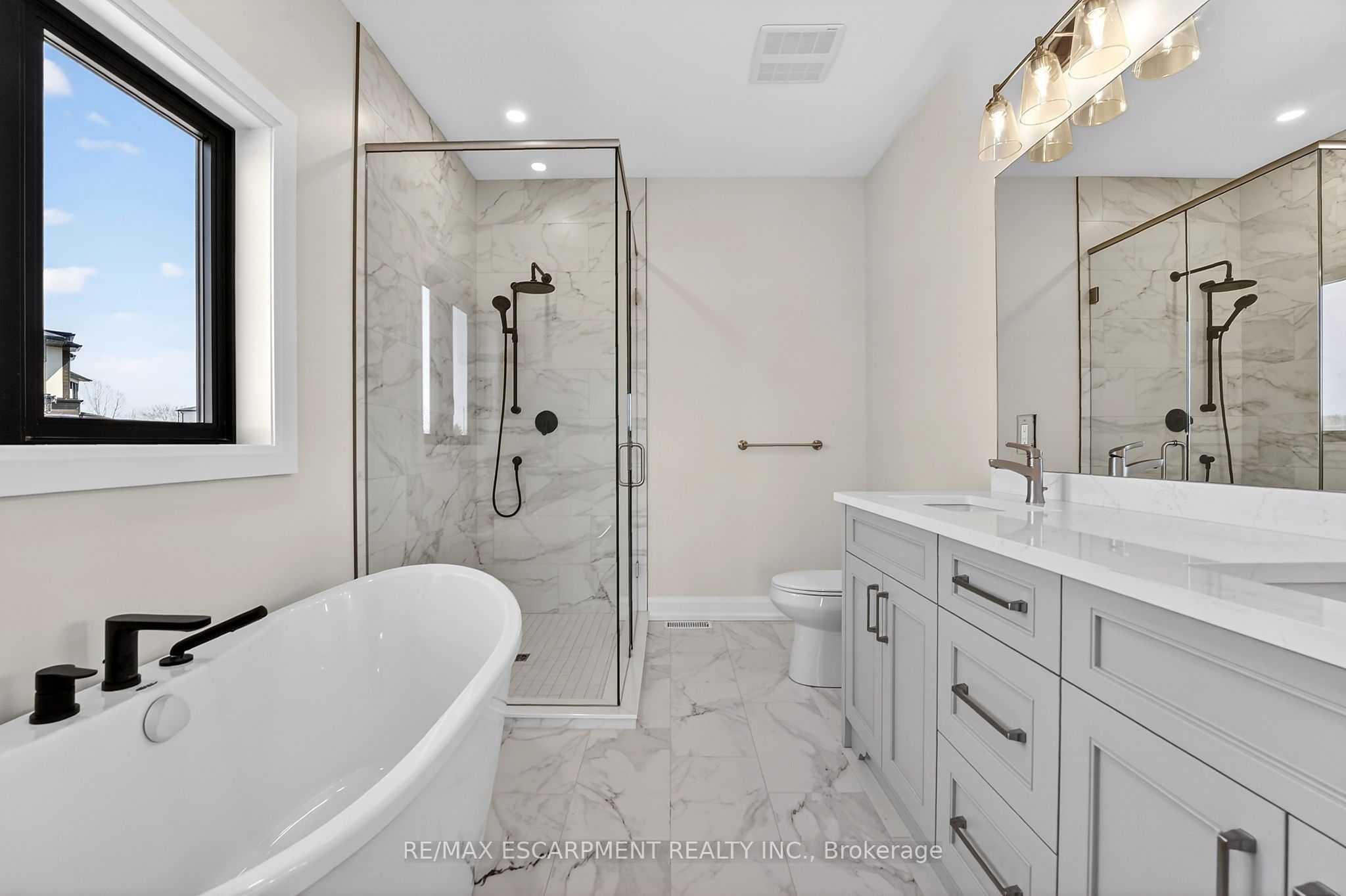 6192 Curlin Crescent Property Photo 30