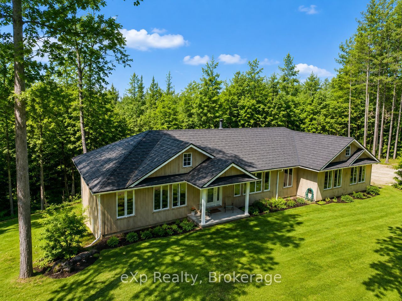 303709 South Line Property Photo 1