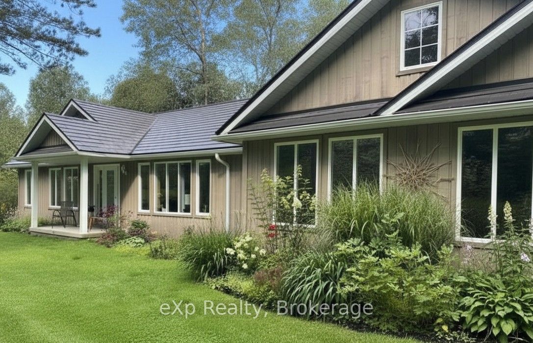 303709 South Line Property Photo 2