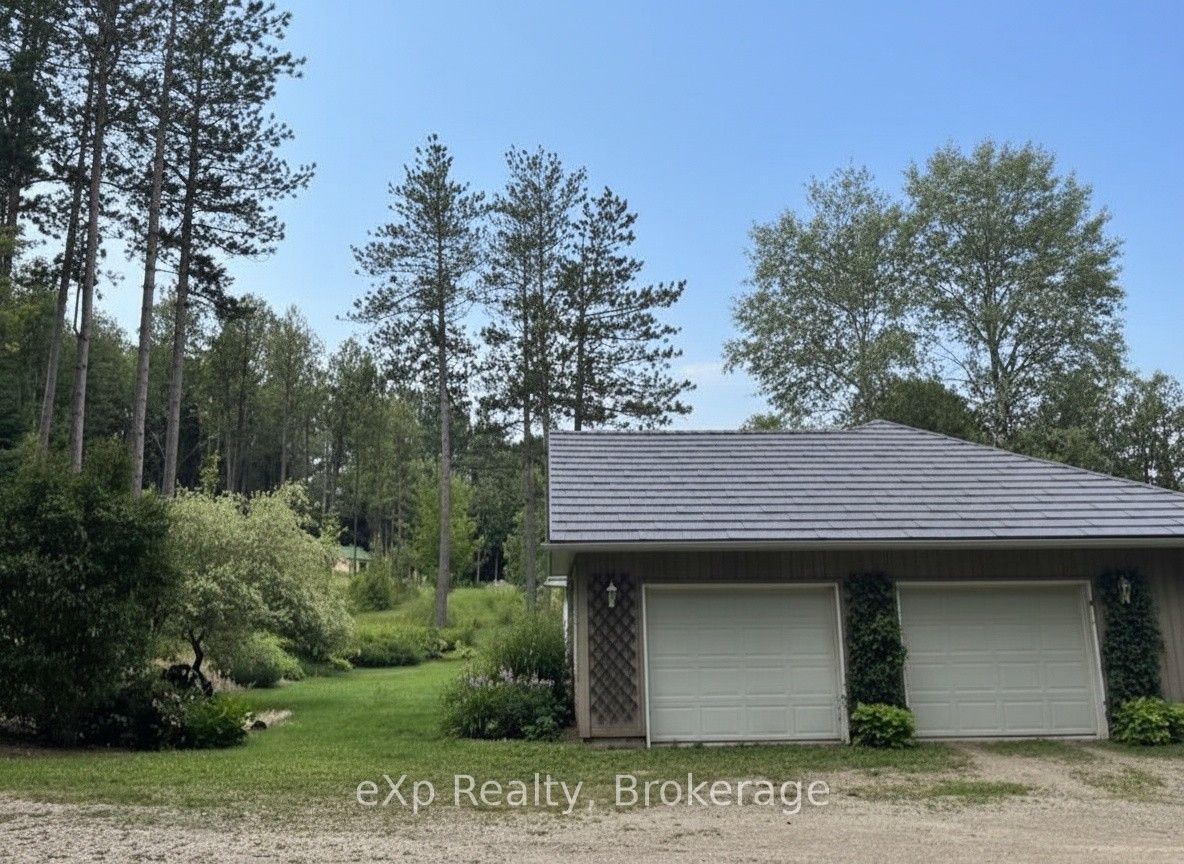 303709 South Line Property Photo 5