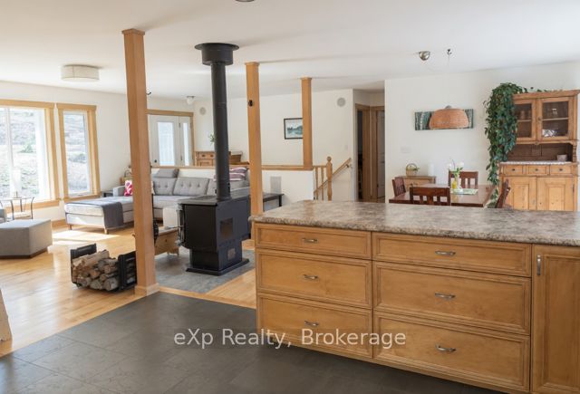 303709 South Line Property Photo 15