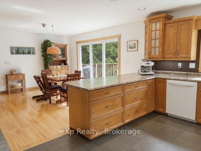 303709 South Line Property Photo 16