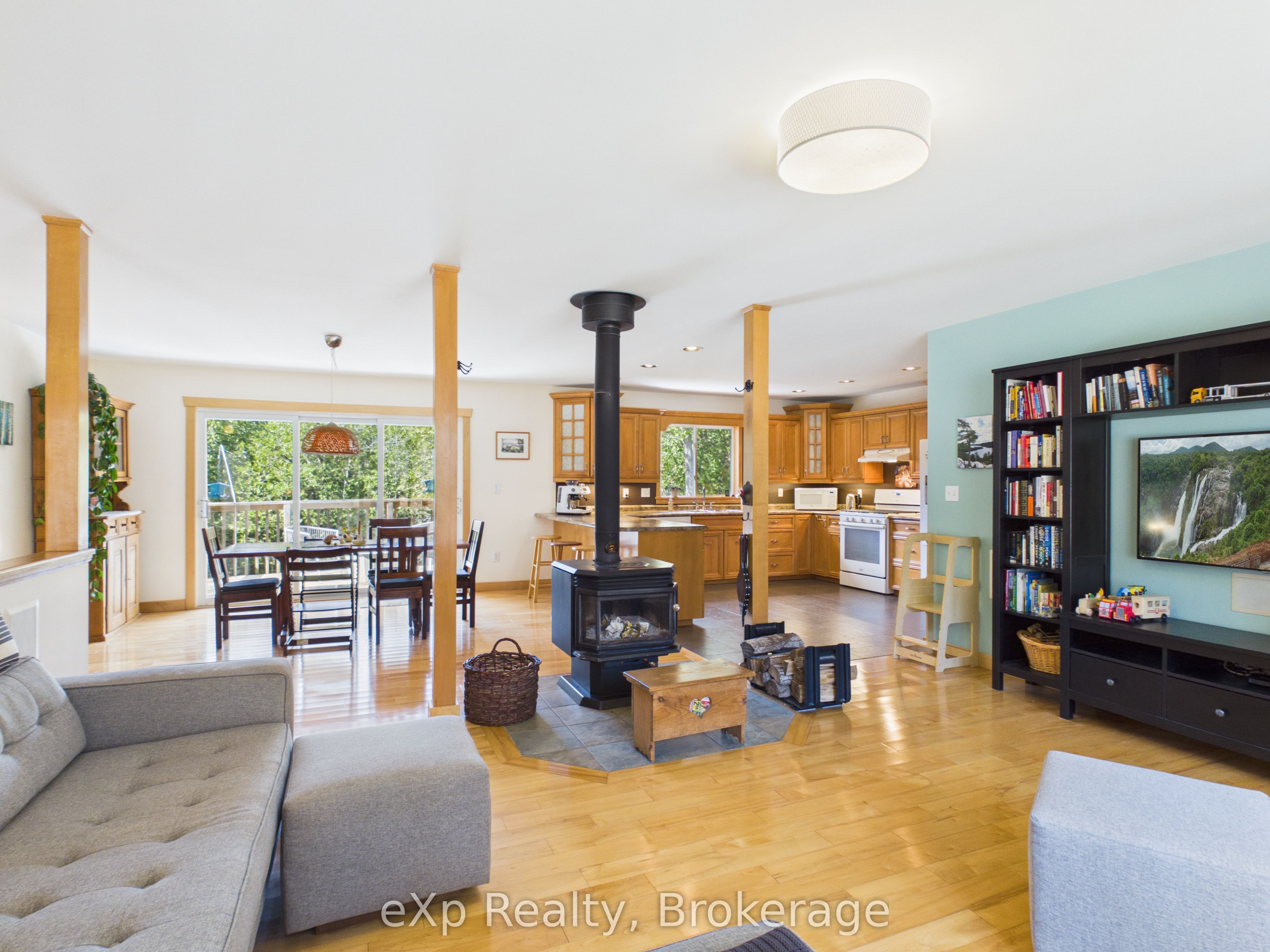 303709 South Line Property Photo 19