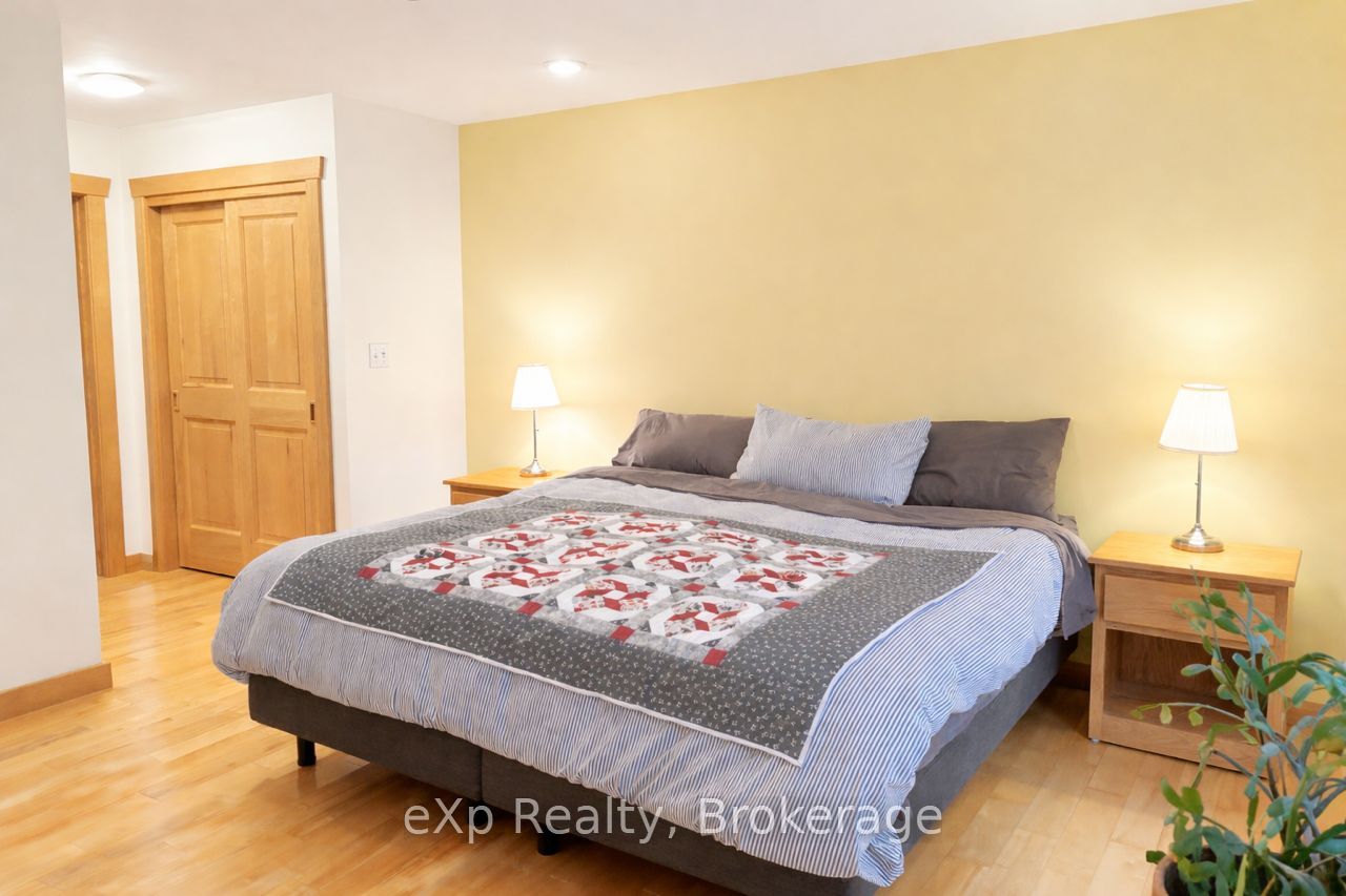303709 South Line Property Photo 27