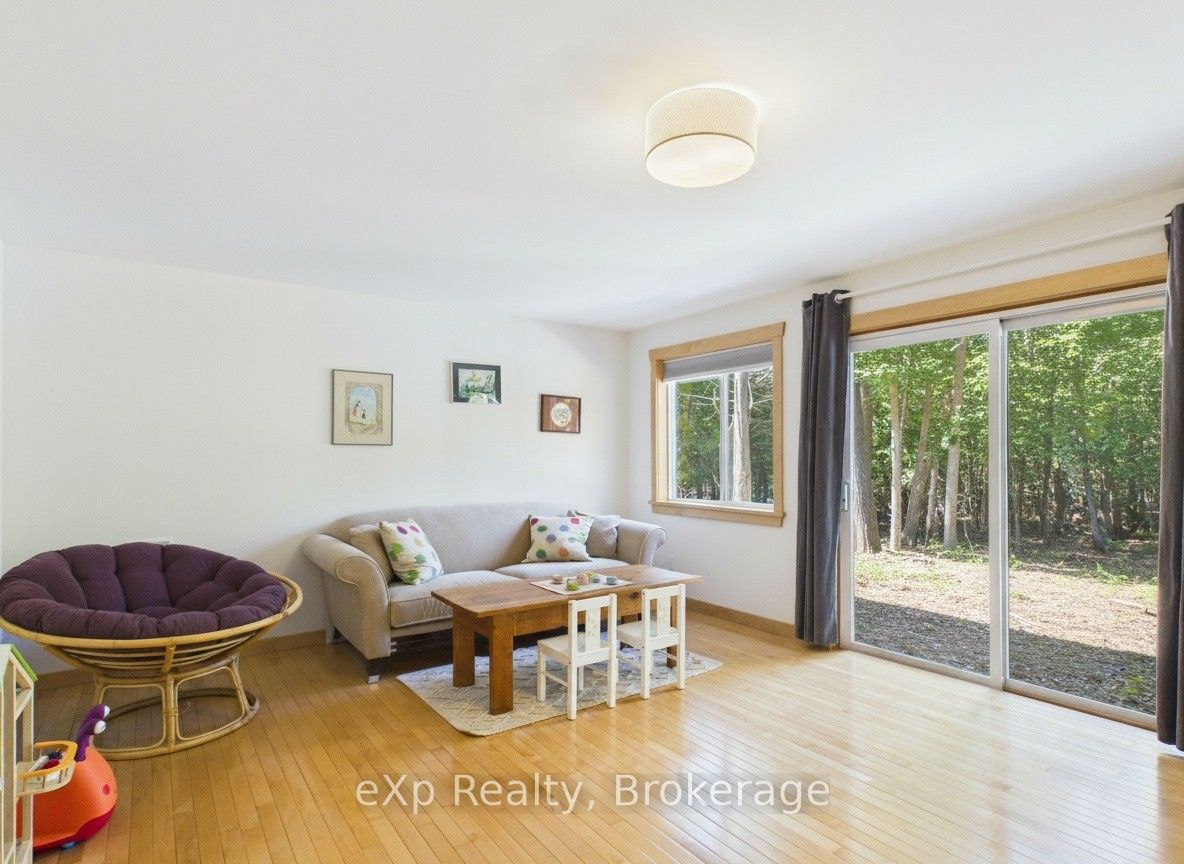 303709 South Line Property Photo 33