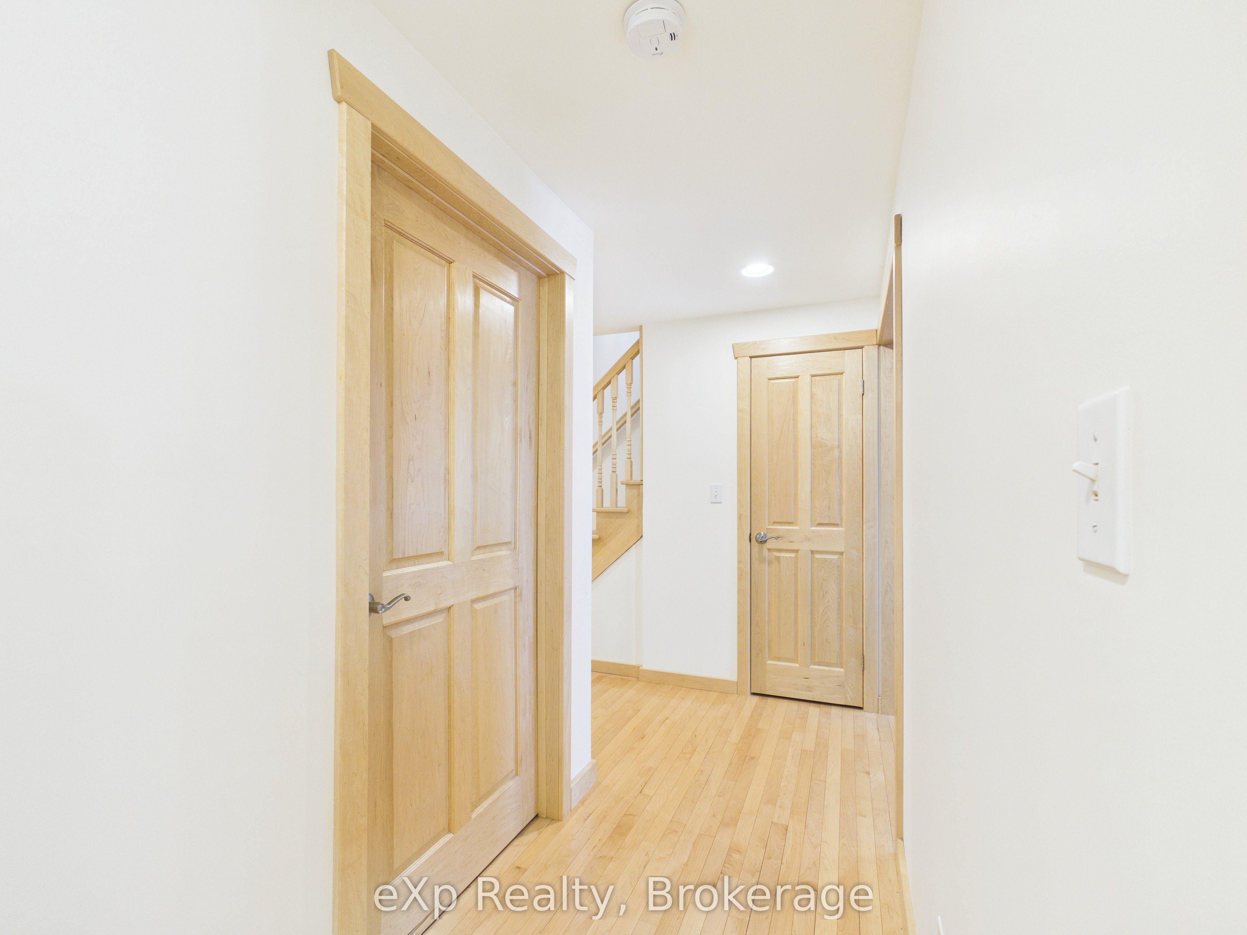 303709 South Line Property Photo 35
