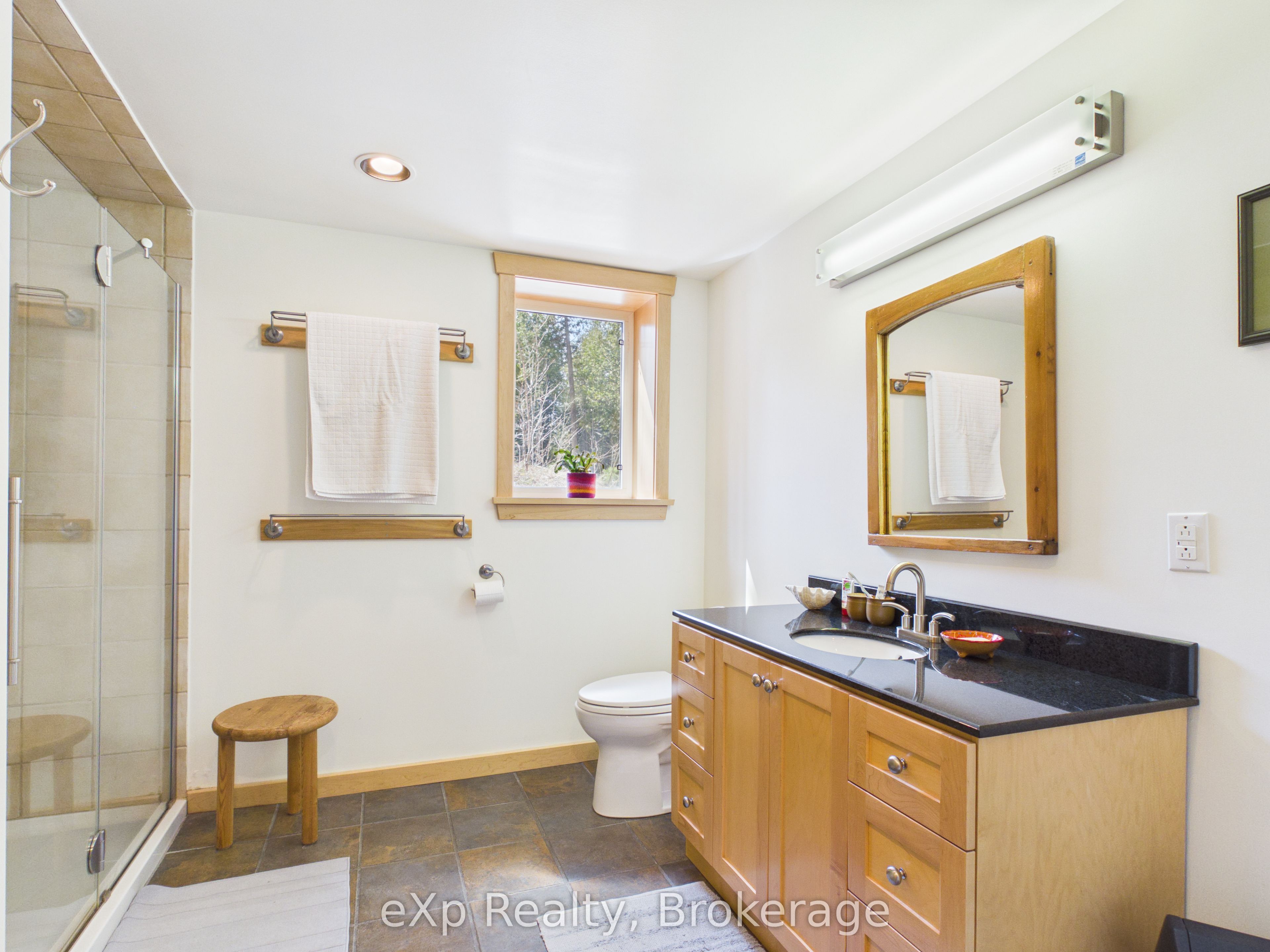 303709 South Line Property Photo 40